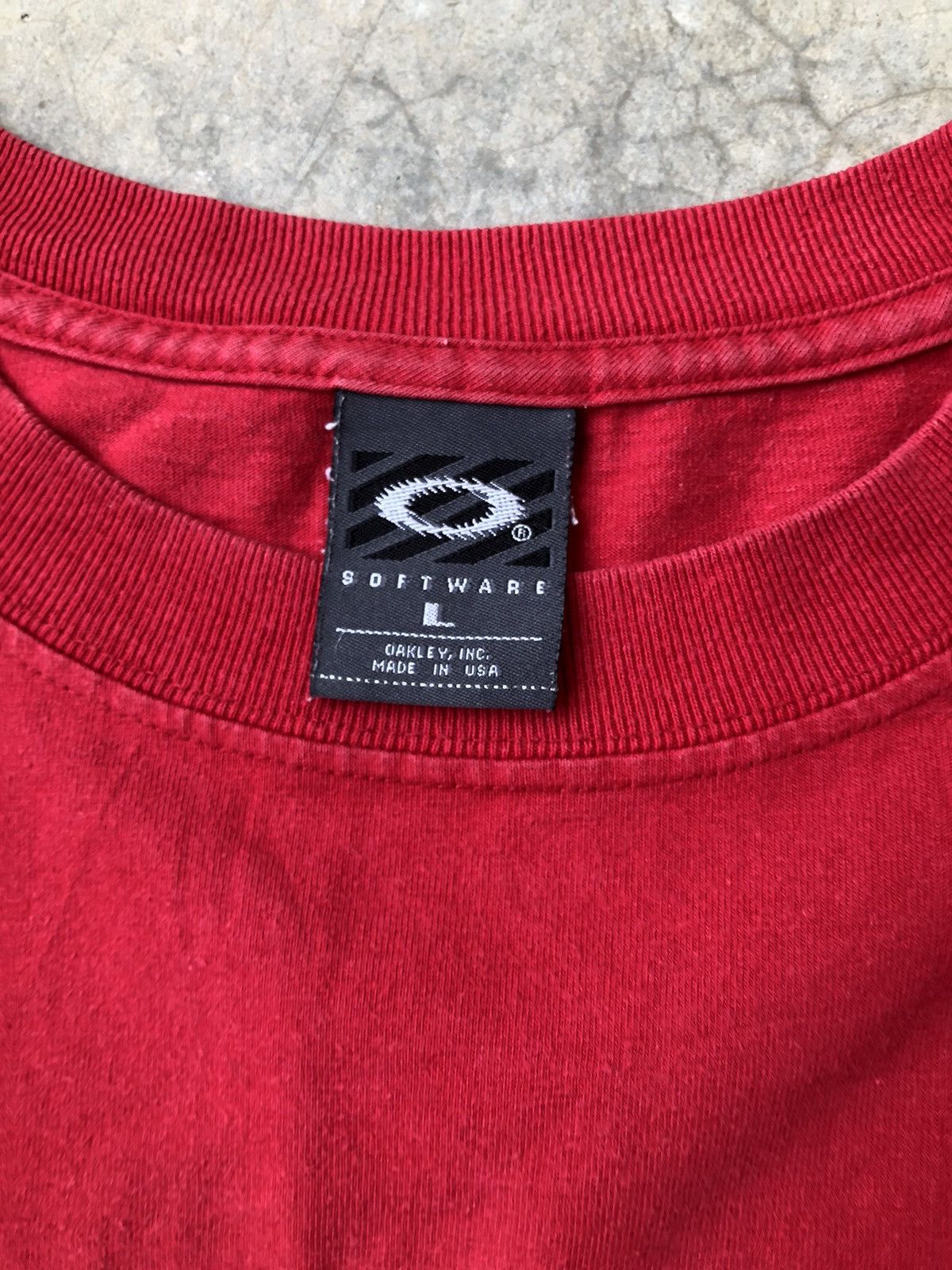 Vintage ☠️ OAKLEY 00s Software Skull Center Note Logo Vintage Tshirt Size US L / EU 52-54 / 3 - 6 Thumbnail