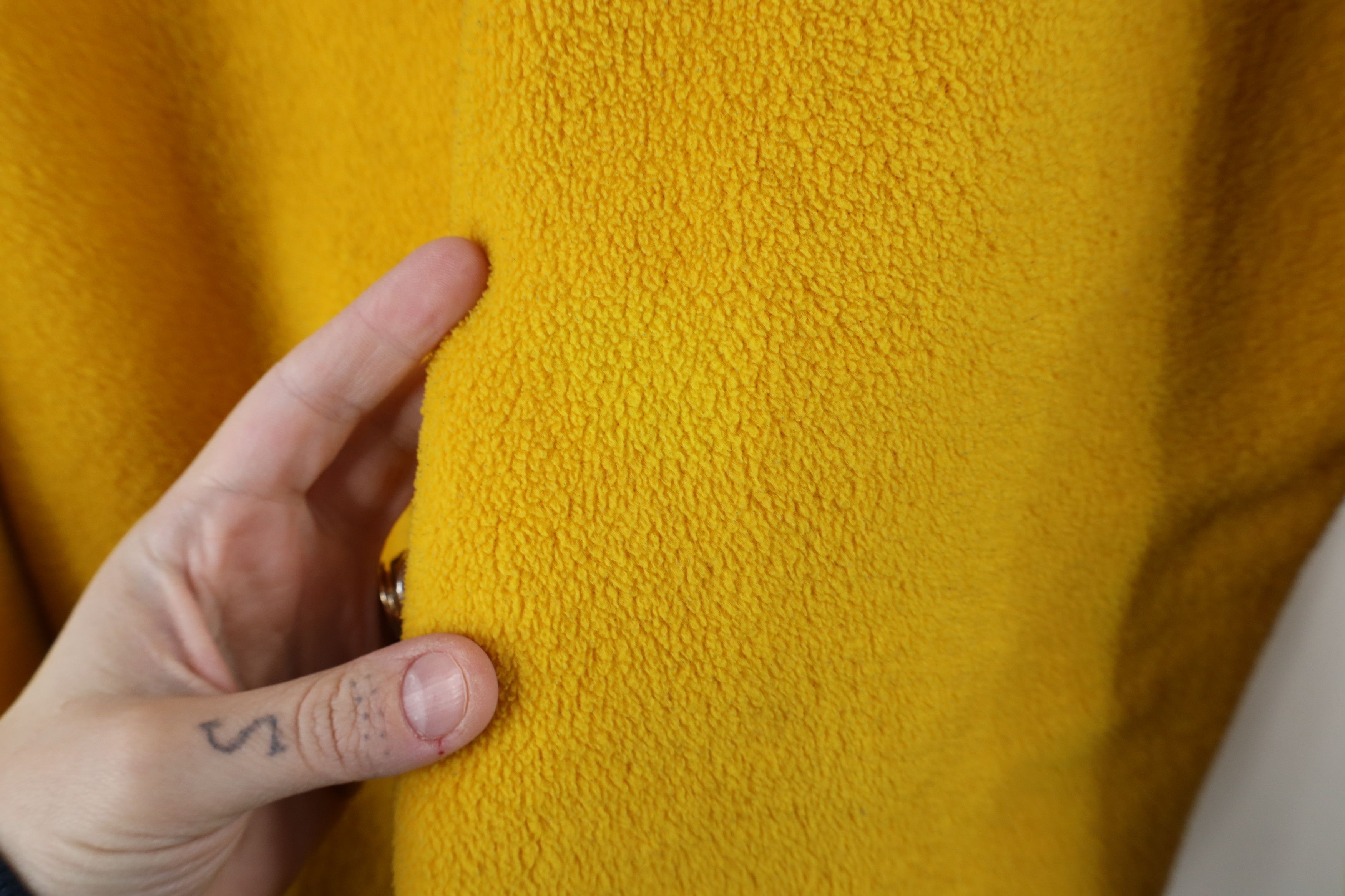 Gap × Vintage Vintage Y2K 2000 Gap Heavy Fleece V-Neck Sweater Yellow Size US L / EU 52-54 / 3 - 4 Thumbnail