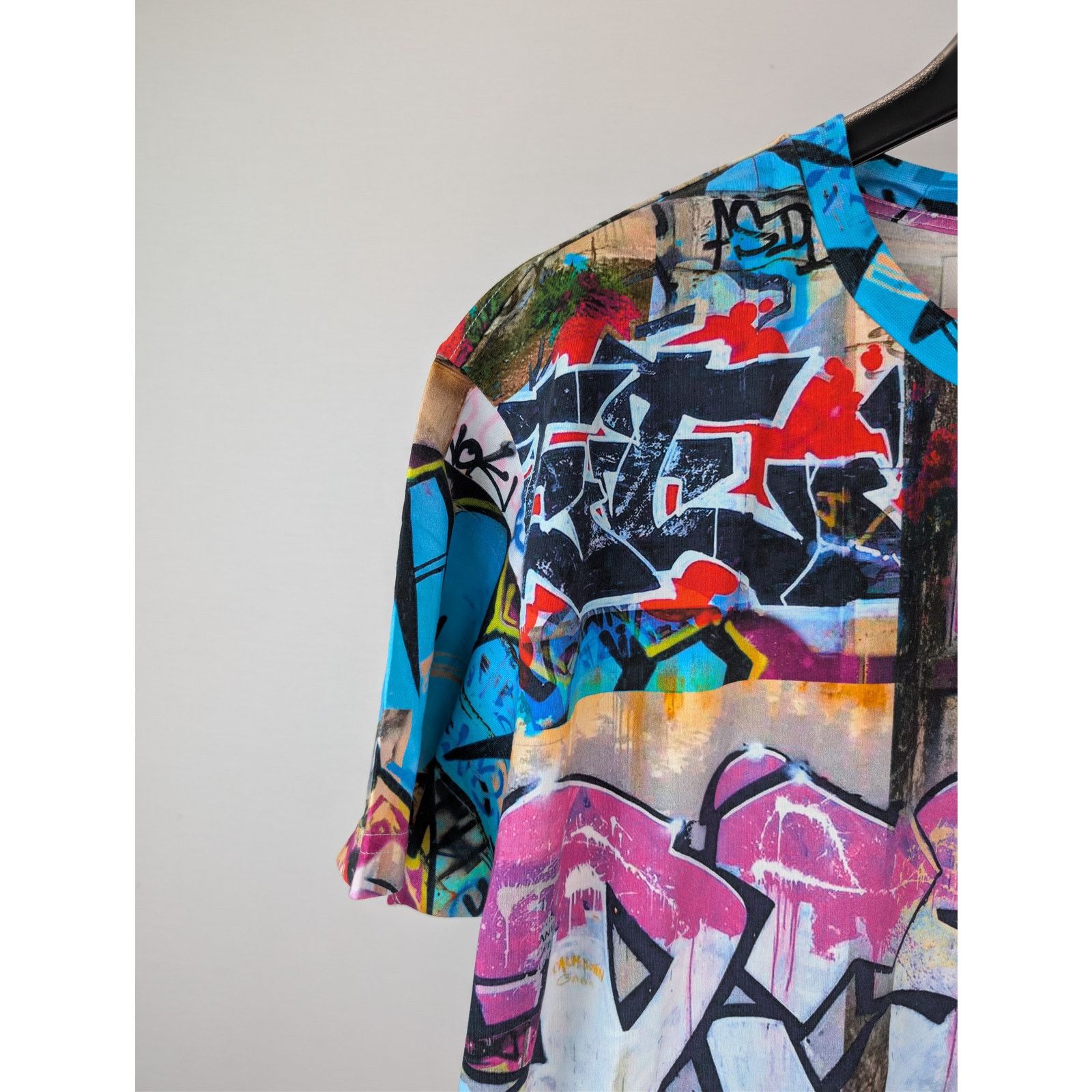 Vivienne Westwood o1rshd1 Classic Graffiti Print T-Shirt in Multiolor Size US XL / EU 56 / 4 - 6 Thumbnail