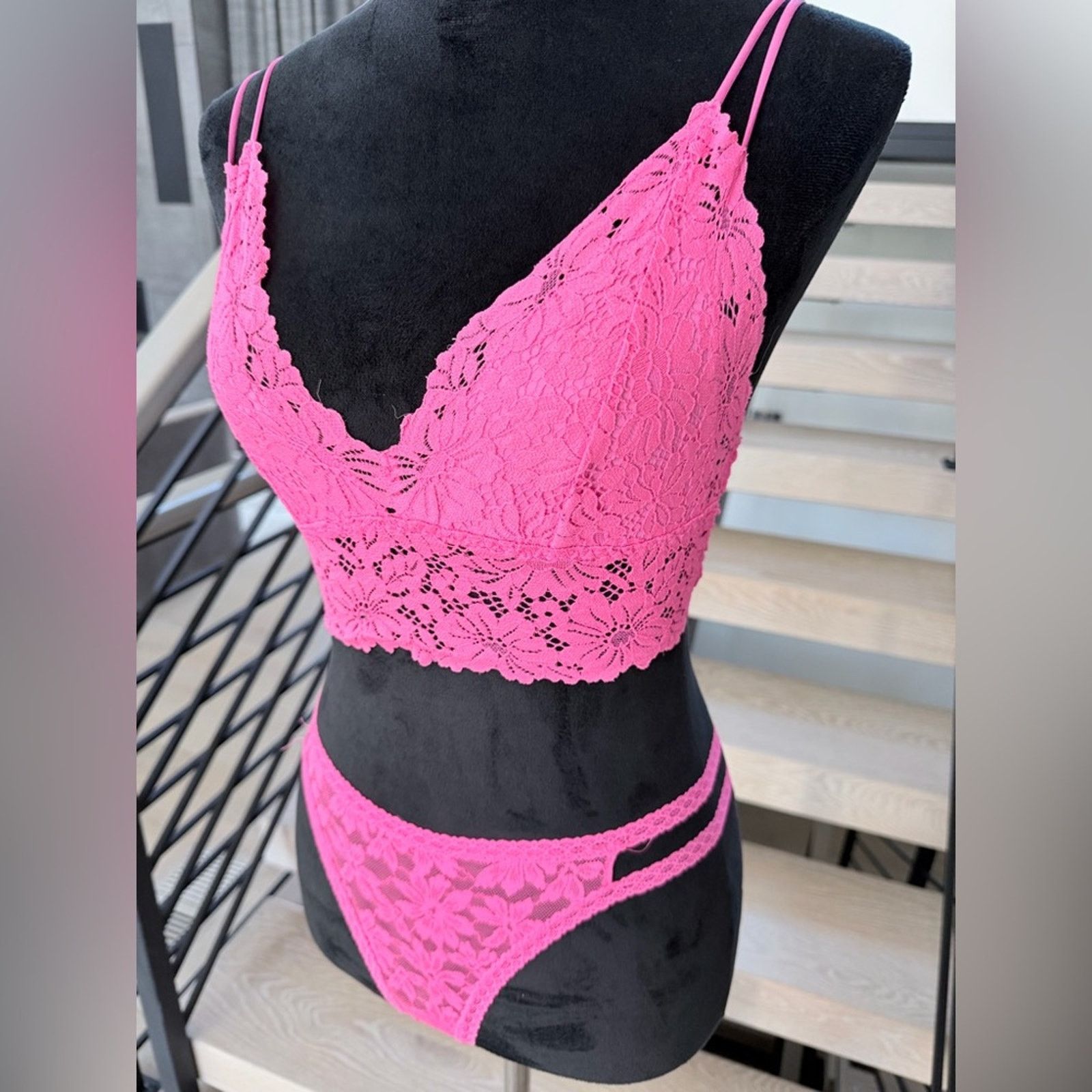 Victoria's Secret Victoria Secret Pink Lace Bralette & Panties Matching Set S Size ONE SIZE - 4 Thumbnail