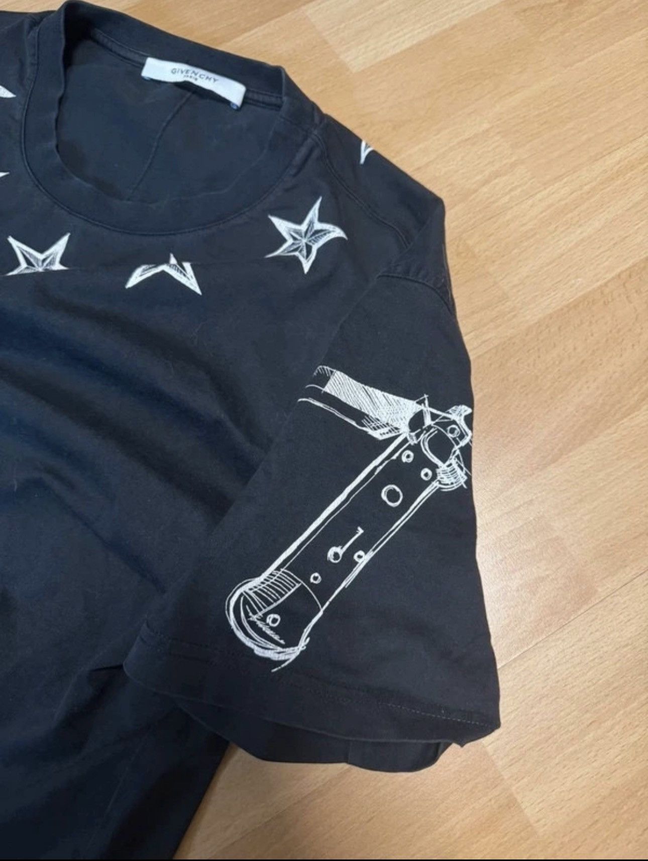 Givenchy Givenchy star Tshirt Riccardo Tisci Size US L / EU 52-54 / 3 - 8 Thumbnail