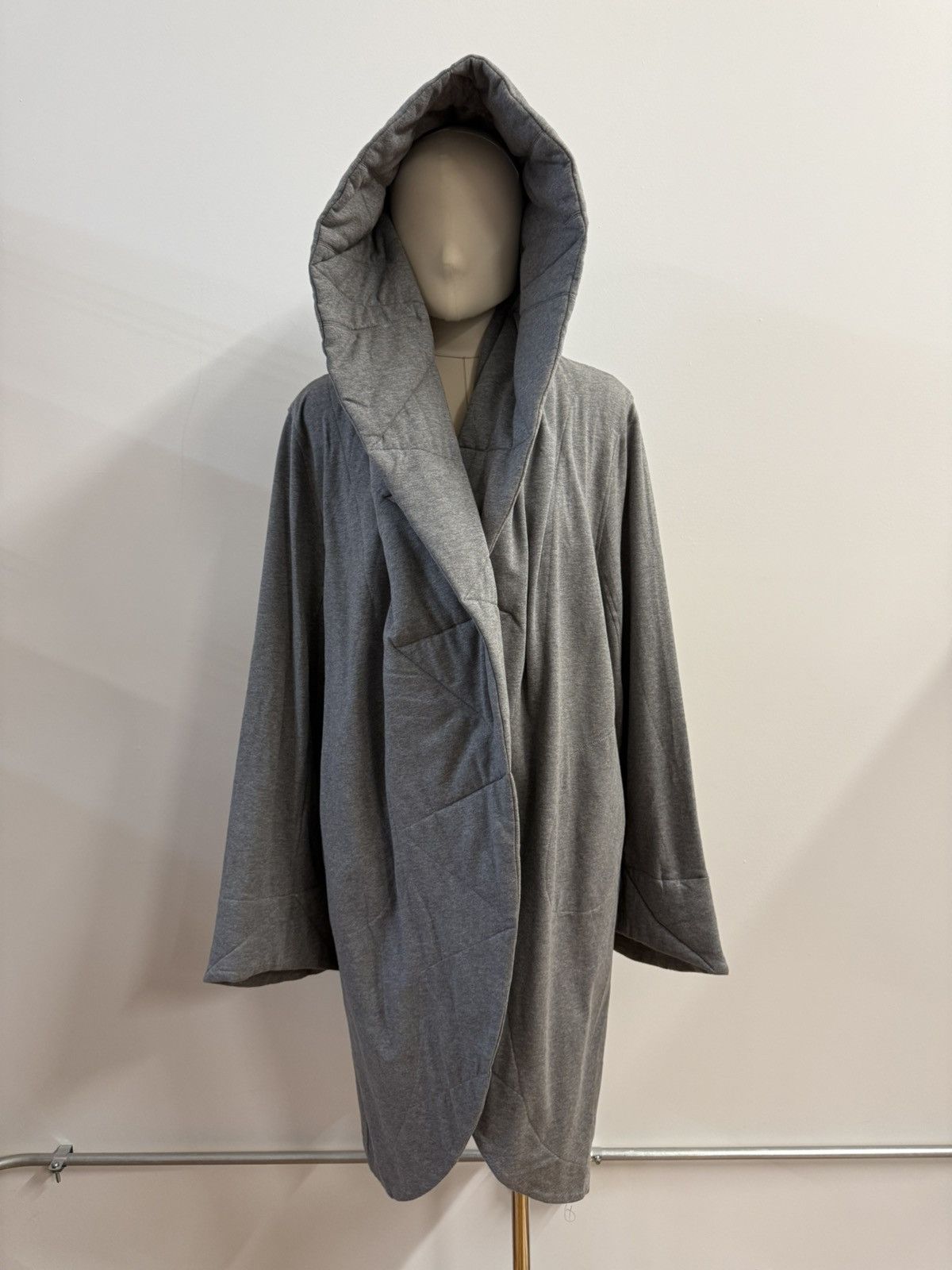 Norma Kamali NORMA KAMALI Quilted Hooded Wrap Coat — Size S Size S / US 4 / IT 40 - 4 Thumbnail