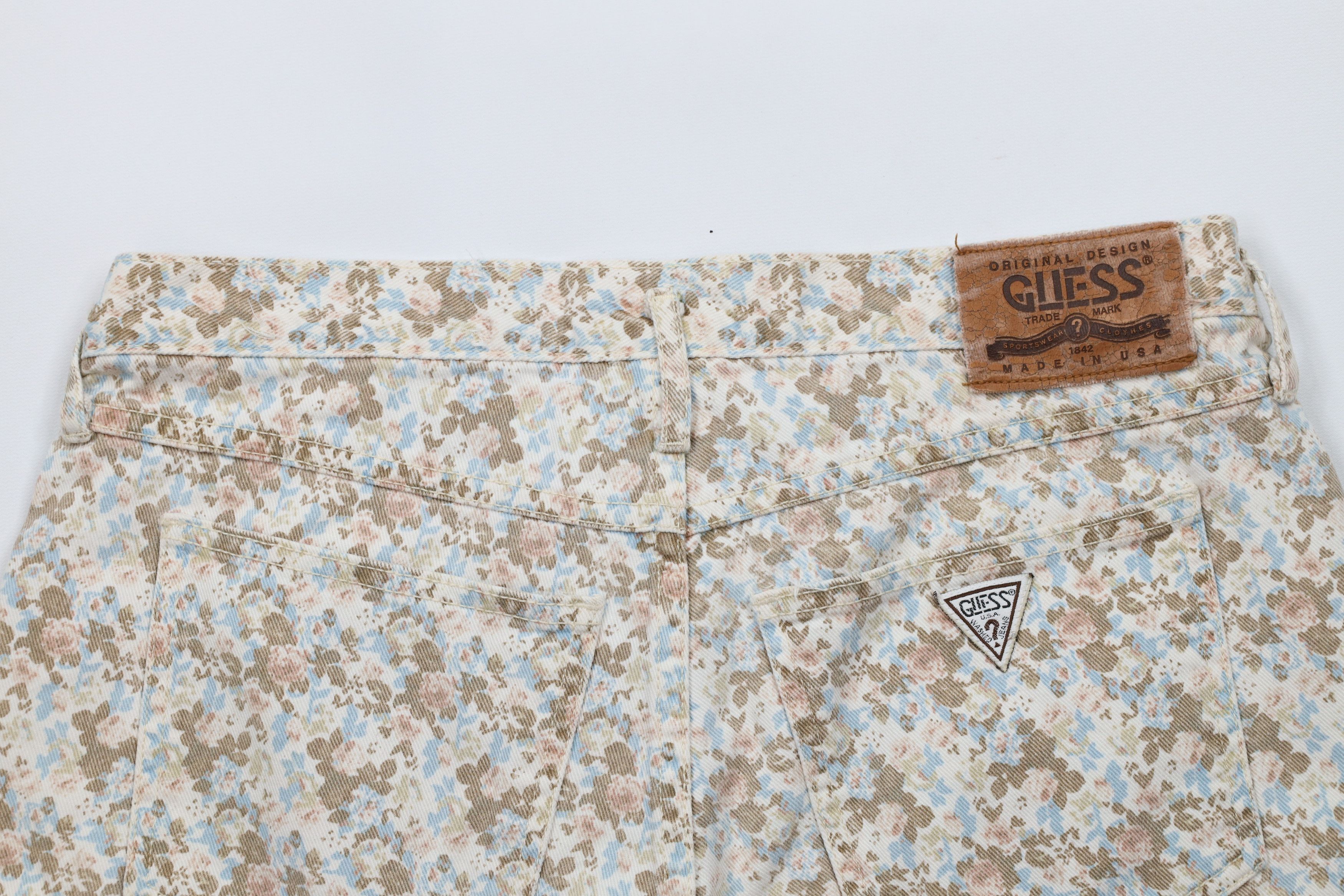 Guess × Vintage Vintage 90s Guess All Over Print Button Fly Denim Shorts USA Size 26" / US 2 / IT 38 - 8 Thumbnail