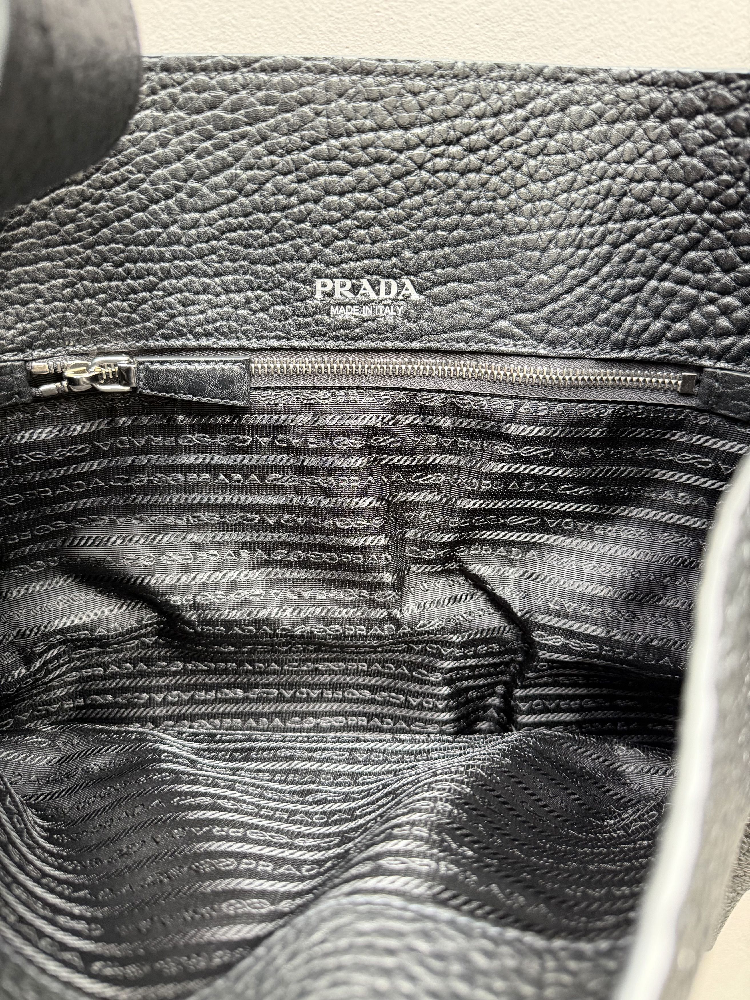 Prada PRADA Men's Grained Leather Shoulder Bag Runway SS 2022 Size ONE SIZE - 4 Thumbnail