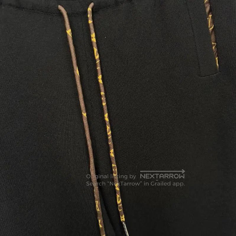 Louis Vuitton Louis Vuitton Black Casual Pants for Women . Size 23" - 2 Thumbnail
