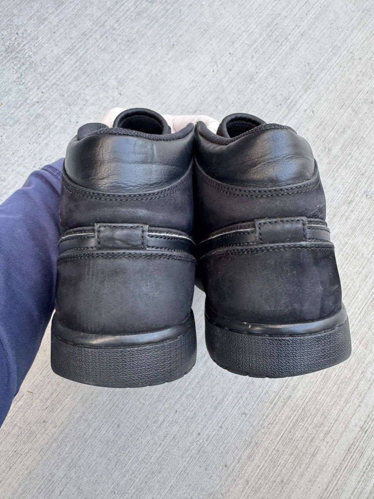 Jordan Brand JORDAN 1 MID TRIPLE BLACK 2018 SIZE 12 Size US 12 / EU 45 - 4 Thumbnail