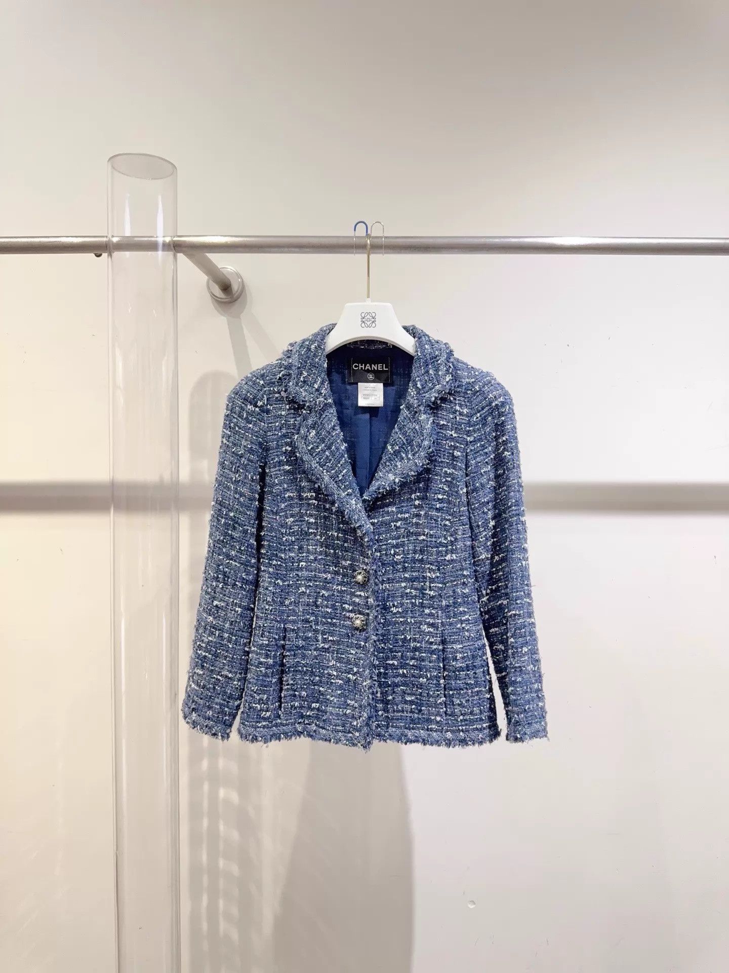 Chanel Chanel Tweed Jacket 34 (B:86-88, L:60) 98 New Size XS / US 0-2 / IT 36-38 - 1 Thumbnail