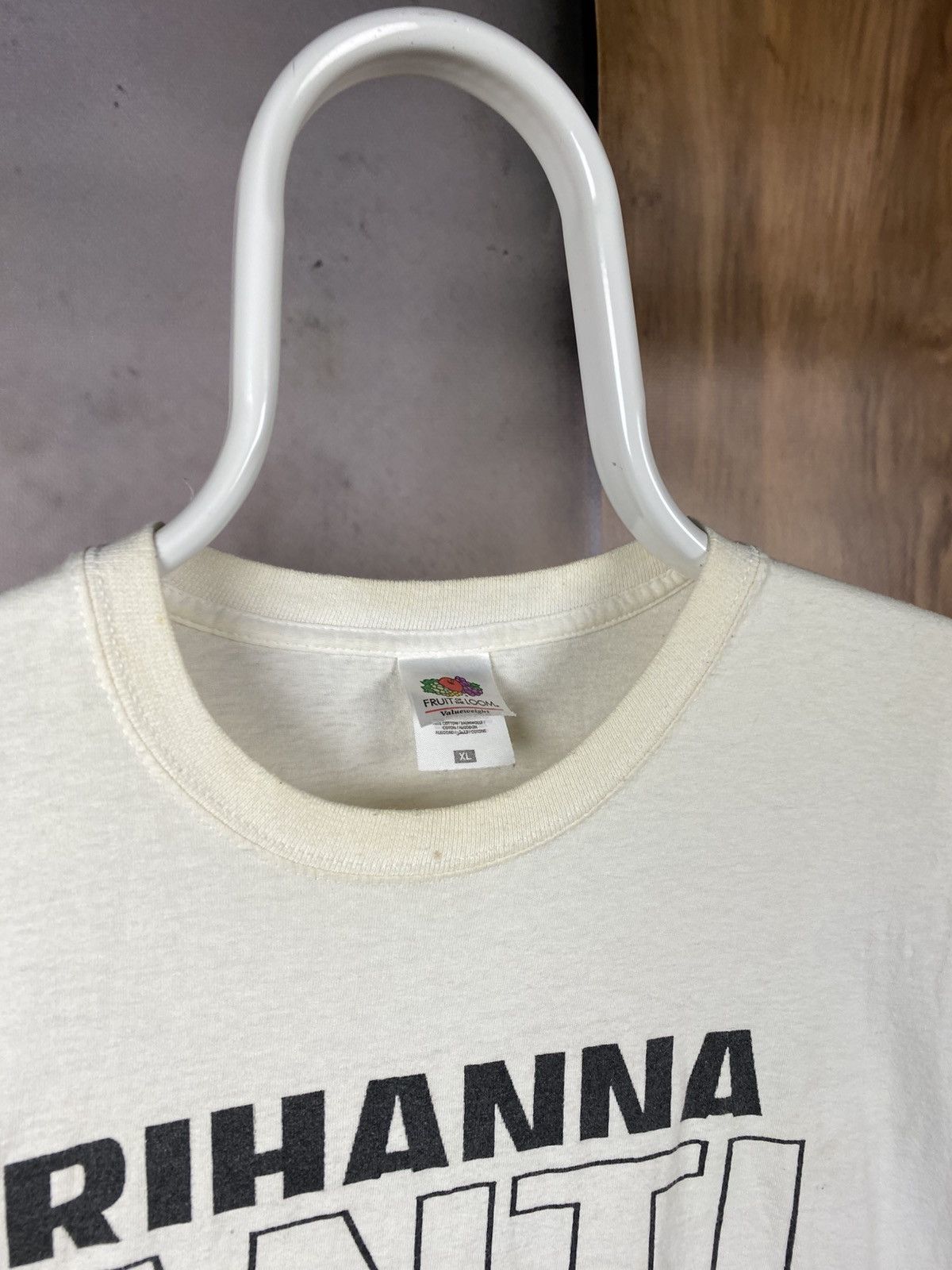 Rihanna 🎙️Vintage T-Shirt 2016 Rihanna Anti World Tour Tee🎙️ Size US XL / EU 56 / 4 - 5 Thumbnail