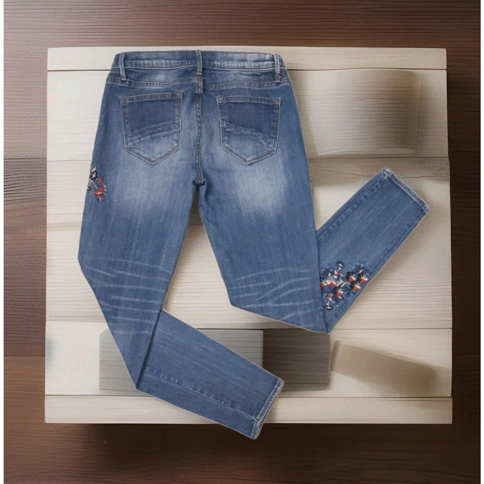 Other Driftwood Beau embroidered floral distressed skinny jeans 26 Size 26" / US 2 / IT 38 - 3 Thumbnail