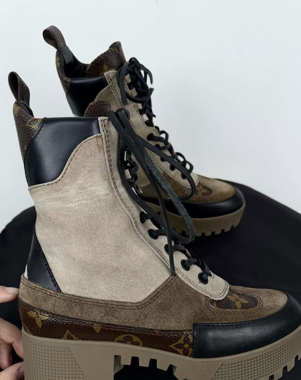 Louis Vuitton Louis Vuitton LV high-top boots Size US 5 / EU 37 - 3 Thumbnail