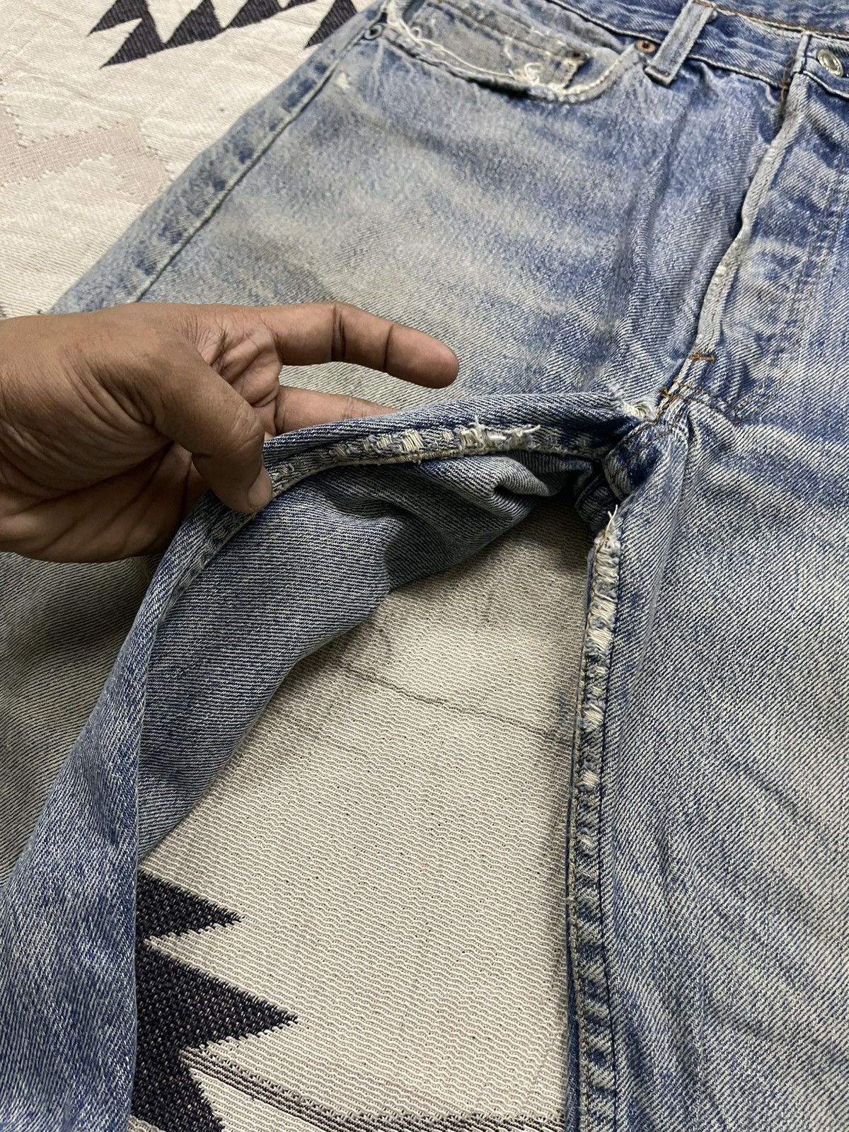 Levi's VINTAGE LEVIS 524 DISTRESSED DENIM JEANS STRAIGHT CUT Size US 30 / EU 46 - 7 Thumbnail