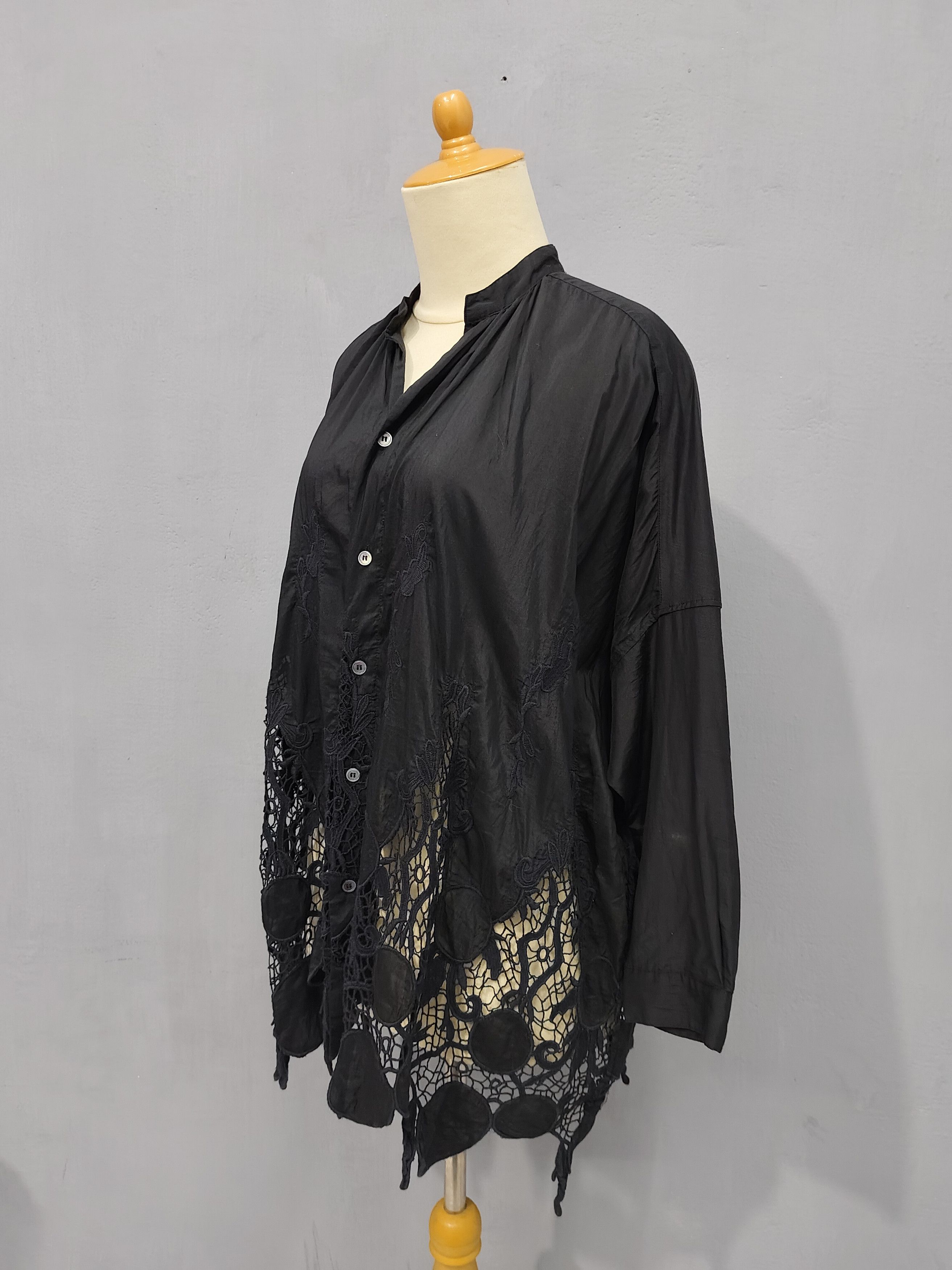 Zucca Zucca🇯🇵by Issey Draped Silhouette Lace Hem Cutwork Blouse Size L / US 10 / IT 46 - 7 Thumbnail