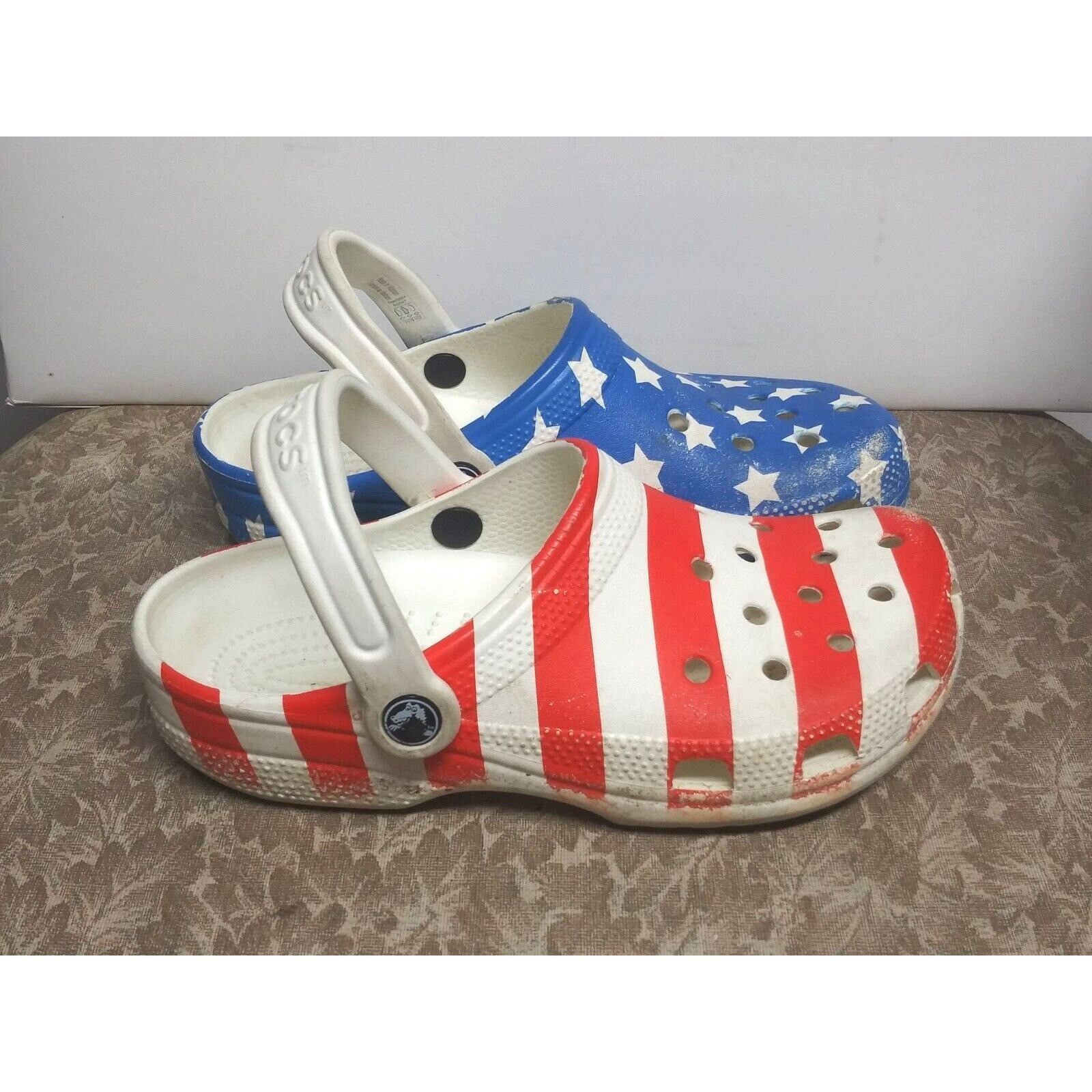Crocs Crocs American Flag Clogs Mens 5/womens 7 preowned red white Size US 7 / IT 37 - 1 Thumbnail