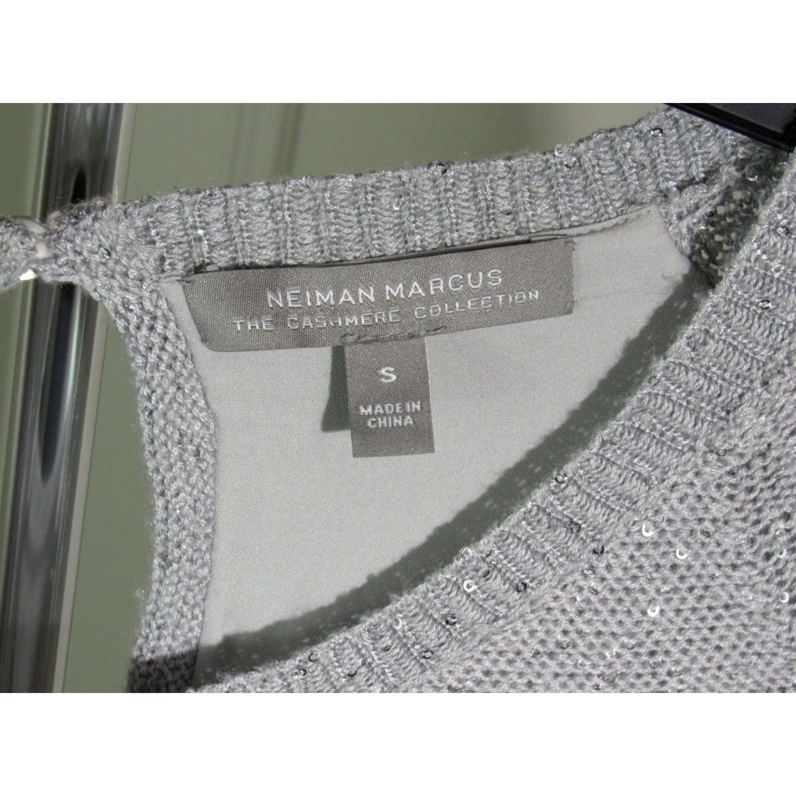 Neiman Marcus Neiman Marcus Sweater Womens S Gray the Cashmere Collection Grey with Sequin Size Size S / US 4 / IT 40 - 5 Thumbnail
