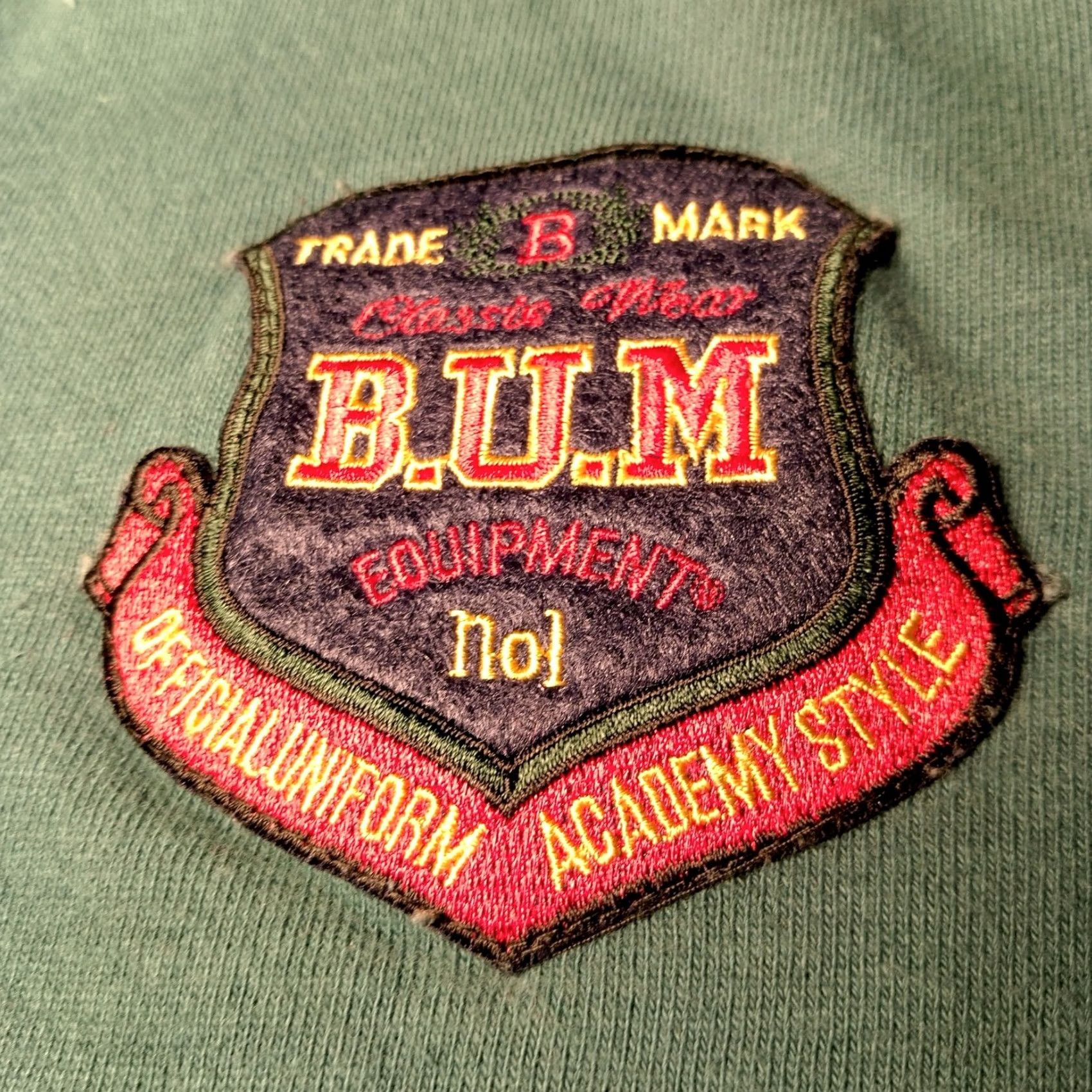 Vintage VINTAGE B.U.M. Equipment Sweatshirt Hoodie Green Large 1990s Crest Embroidered Patch Men L Size US L / EU 52-54 / 3 - 7 Thumbnail