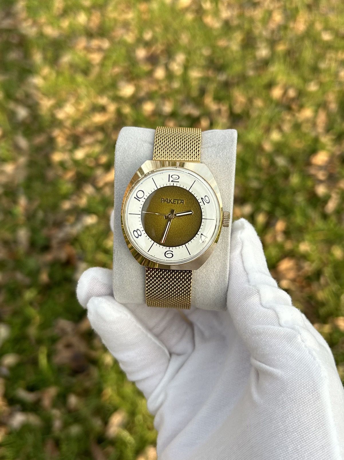 Vintage Vintage Watch Raketa Mechanical Made in USSR Authentic 1980s Size ONE SIZE - 1 Thumbnail