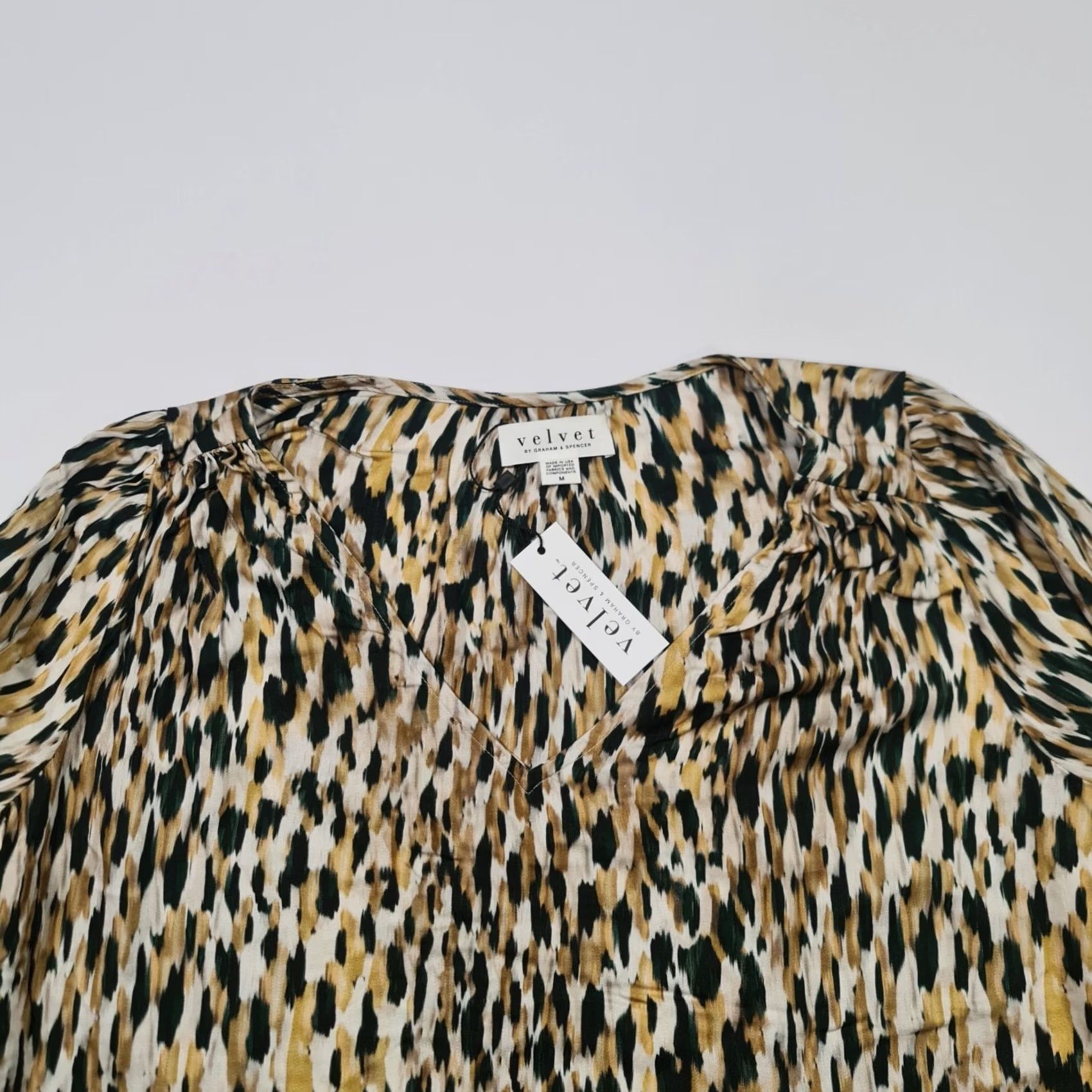 Velvet Velvet by Graham & Spencer Blouse Womens Brown Animal Print Satin V-Neck Long Sleeve M Multicoloured Satin Dry Clean Only United States Vintage No Size M / US 6-8 / IT 42-44 - 2 Thumbnail