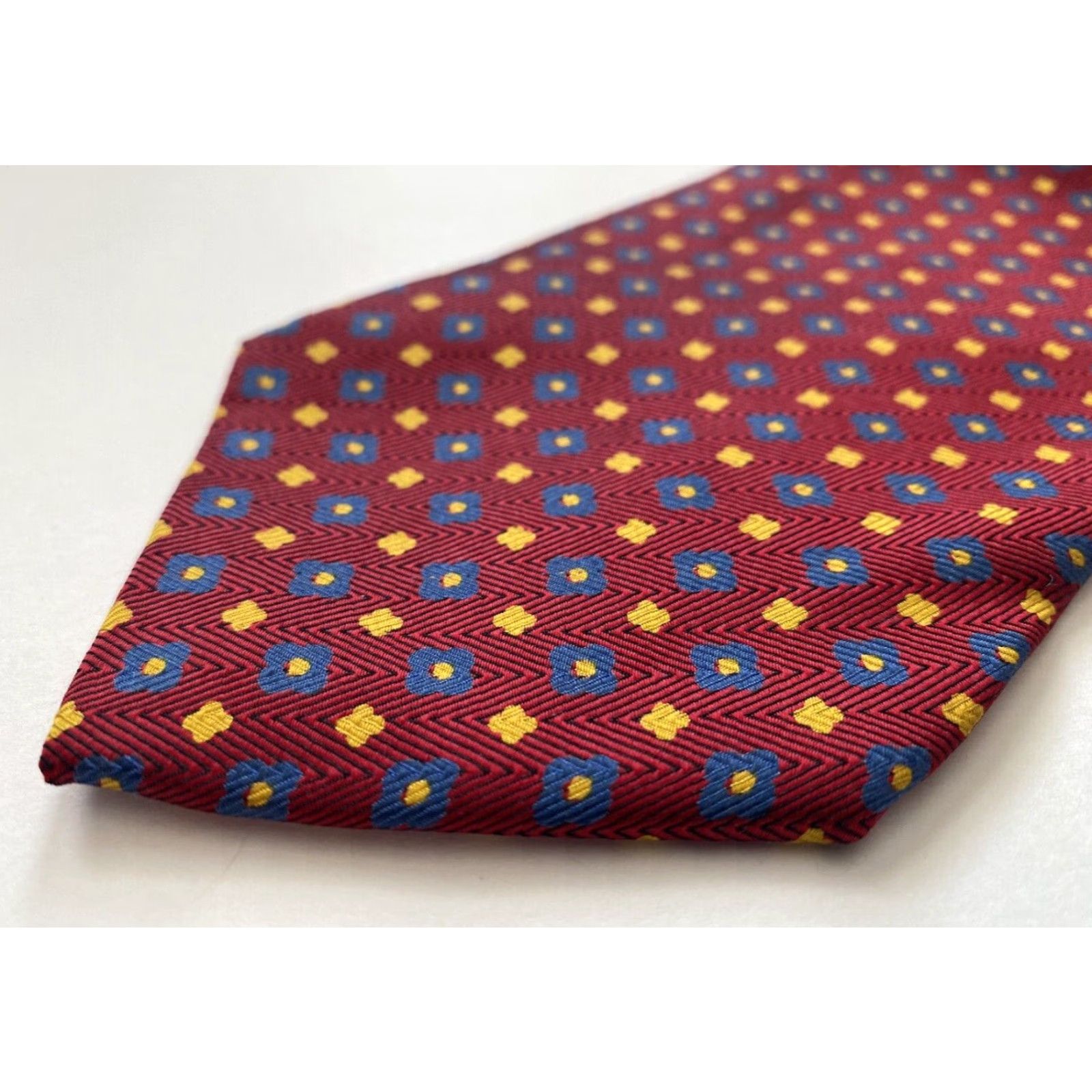 Giorgio Armani VINTAGE Giorgio Armani Classico Silk Tie 58.25" 3.75" Wide Handmade in Italy Red Floral Logo Men Tie Size ONE SIZE - 7 Thumbnail