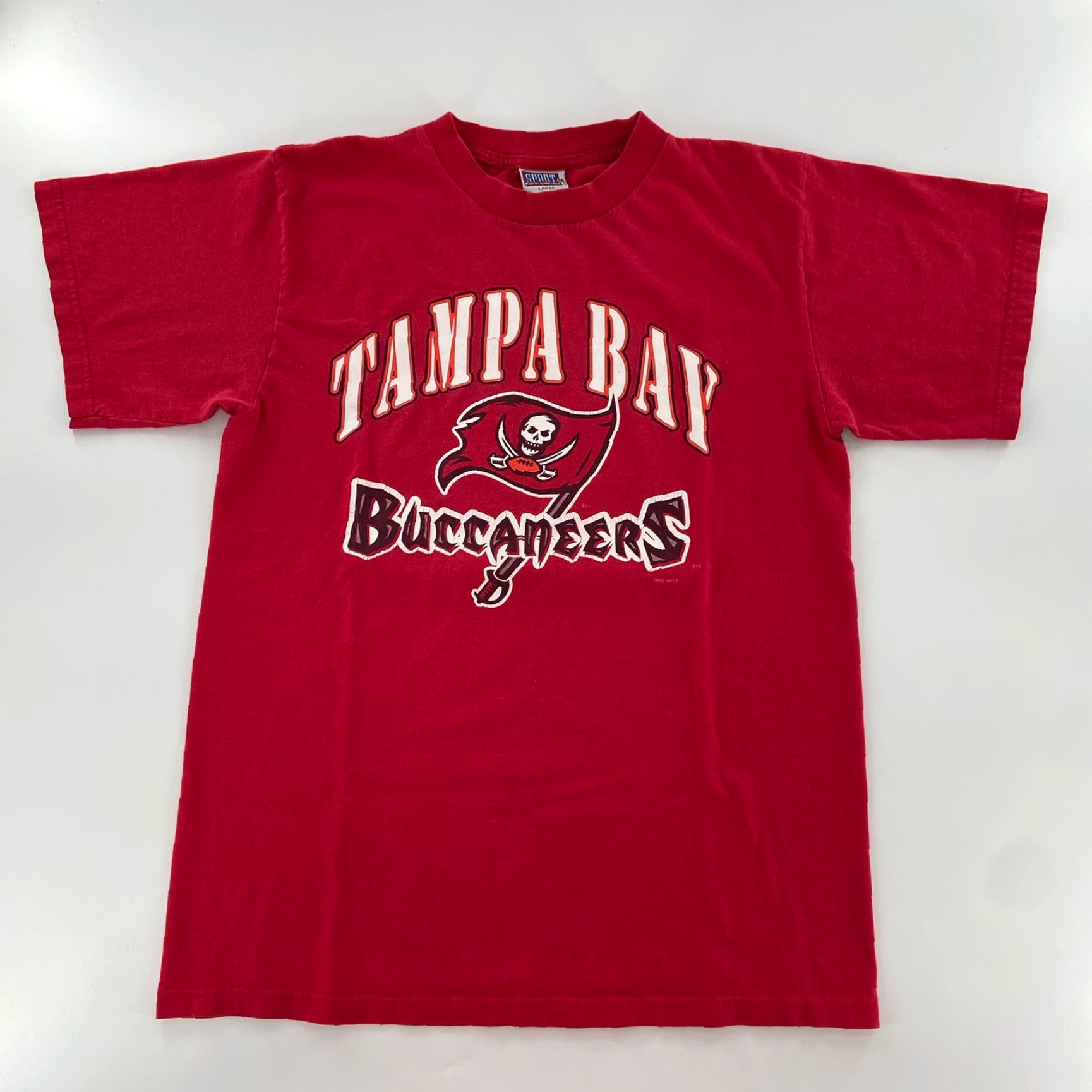 Vintage Vintage Tampa Bay Buccaneers T-Shirt Adult Large Red NFL 90s Warrick Dunn Logo Men Size US L / EU 52-54 / 3 - 2 Thumbnail