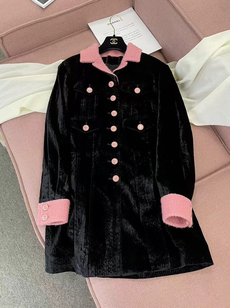 Chanel Chanel 22B pink collar black velvet mid-length jacket Size XS / US 0-2 / IT 36-38 - 1 Thumbnail