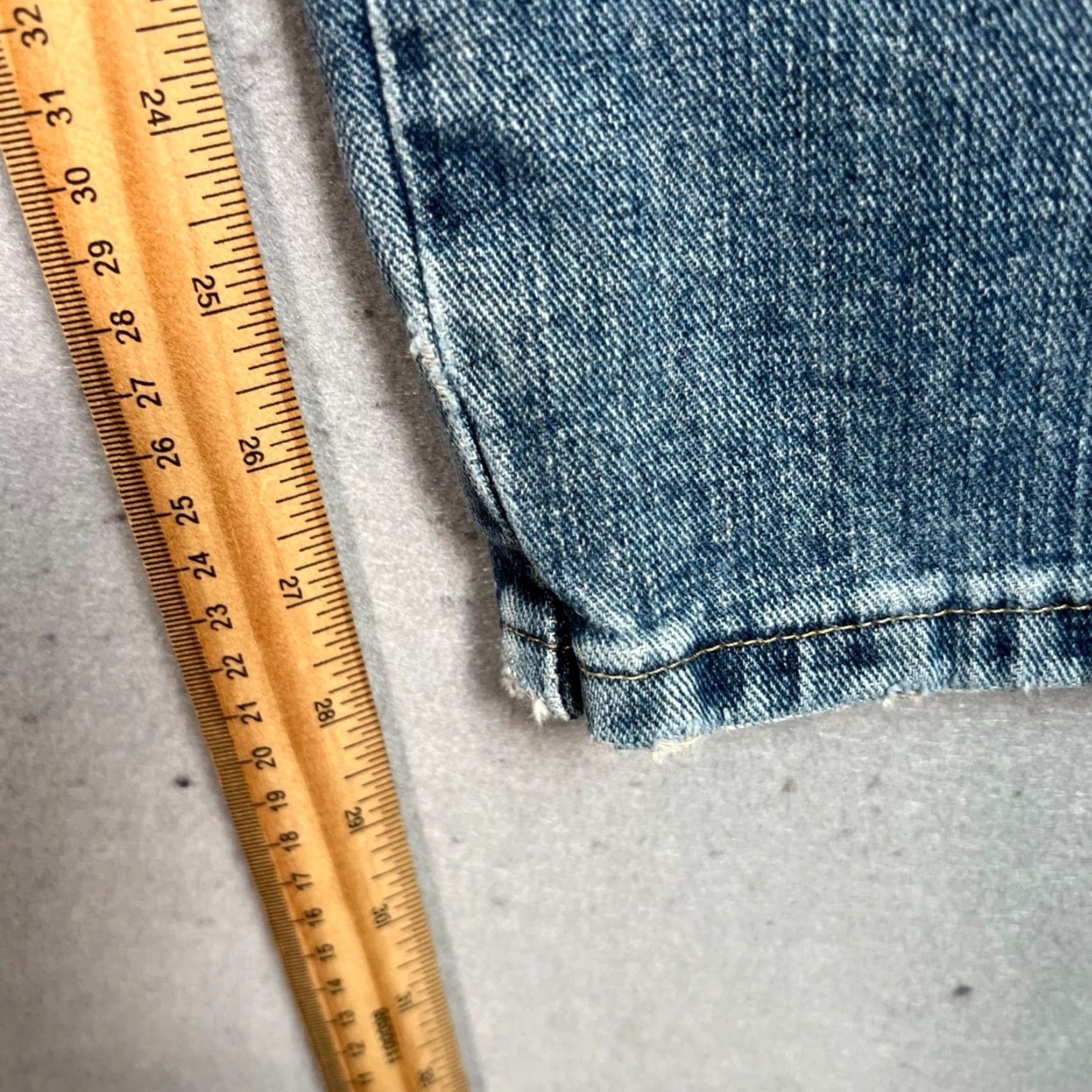 Wrangler Wrangler Womens Straight-Leg Denim Jeans Adult Size 31 Light Wash Blue 28x29 Regular Rise Size 24" / US 00 / IT 34 - 7 Thumbnail