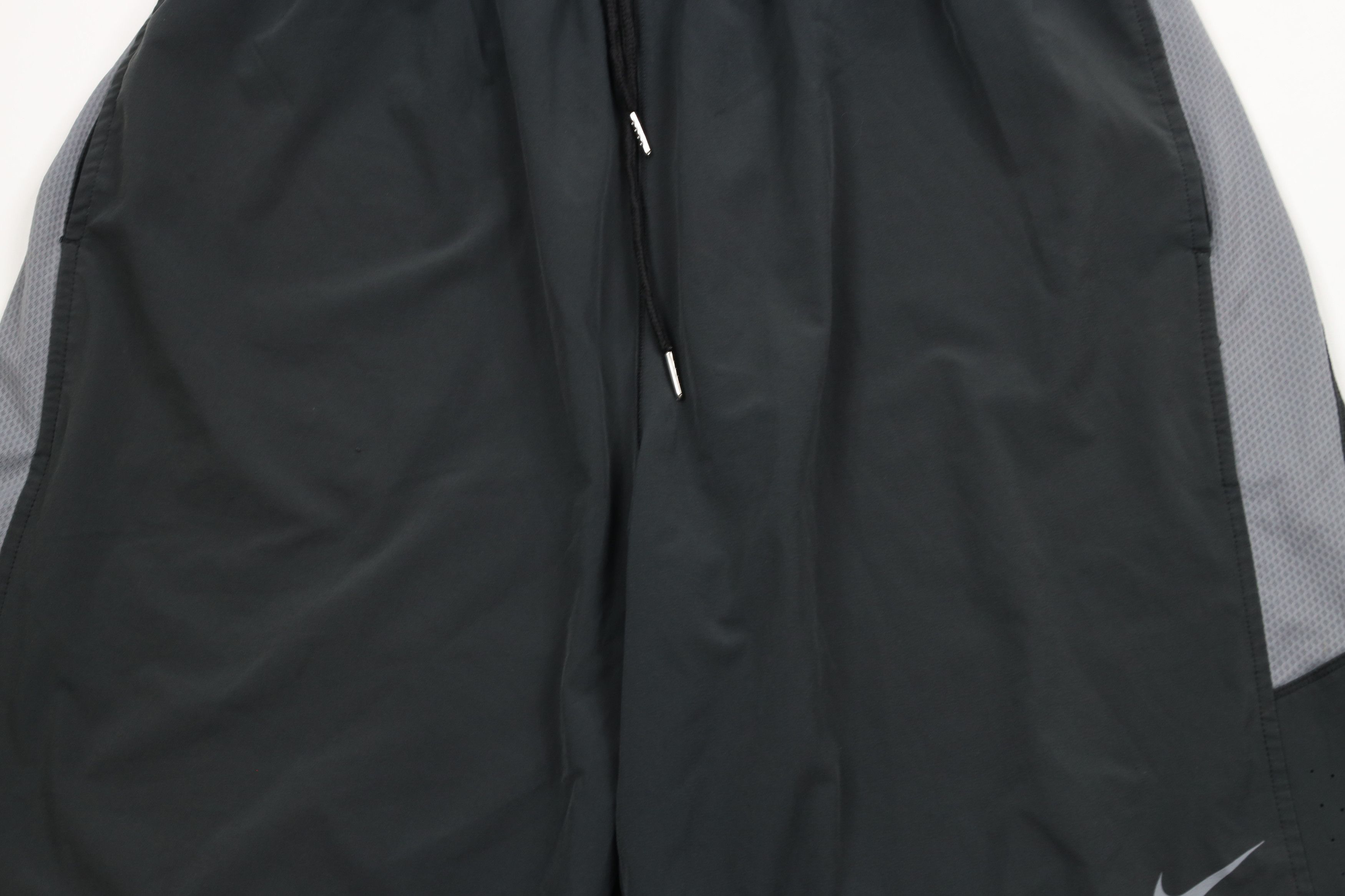 Nike × Vintage Nike Pro Training Mini Swoosh Vented Gym Basketball Shorts Size US 36 / EU 52 - 3 Thumbnail