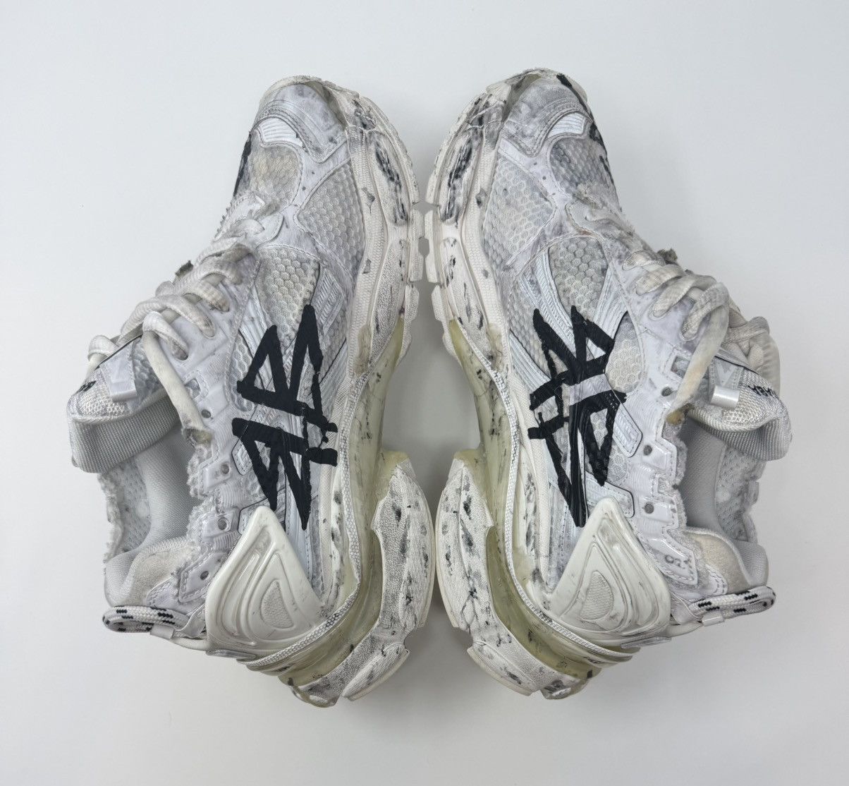 Balenciaga Balenciaga Runner Graffiti Sneaker White Size US 7 / EU 40 - 4 Thumbnail