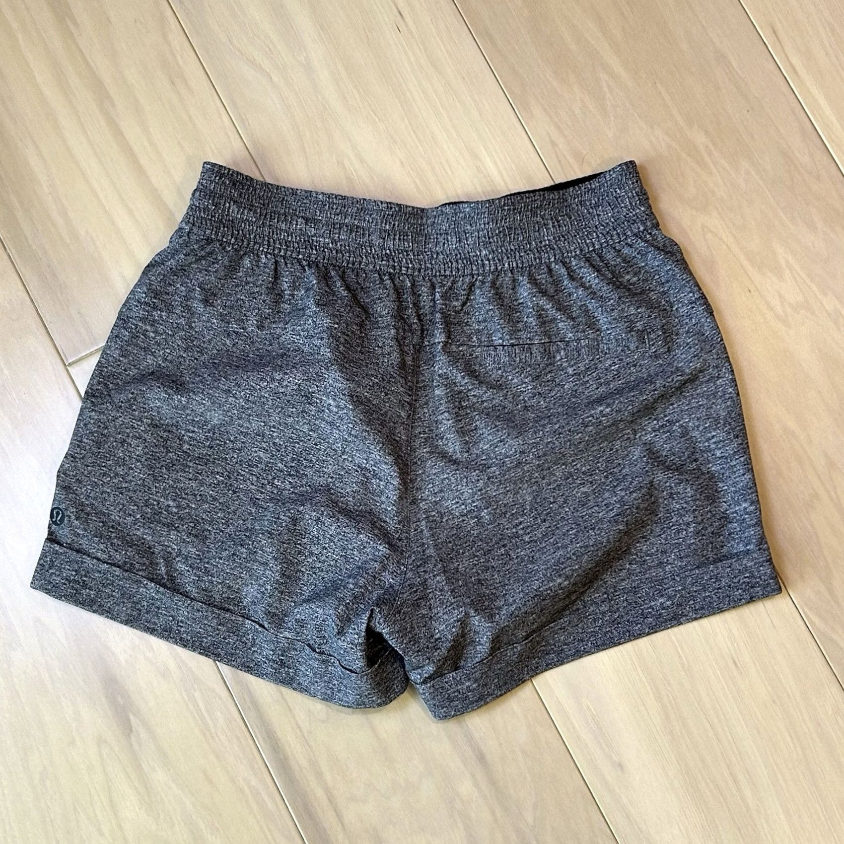 Lululemon Lululemon Spring Break Away Short Gray 3” Inseam Women’s 4, Activewear, Shorts, Gray, 3" Inseam, Drawstring, Pockets, Regular, Women Size 27" / US 4 / IT 40 - 2 Thumbnail