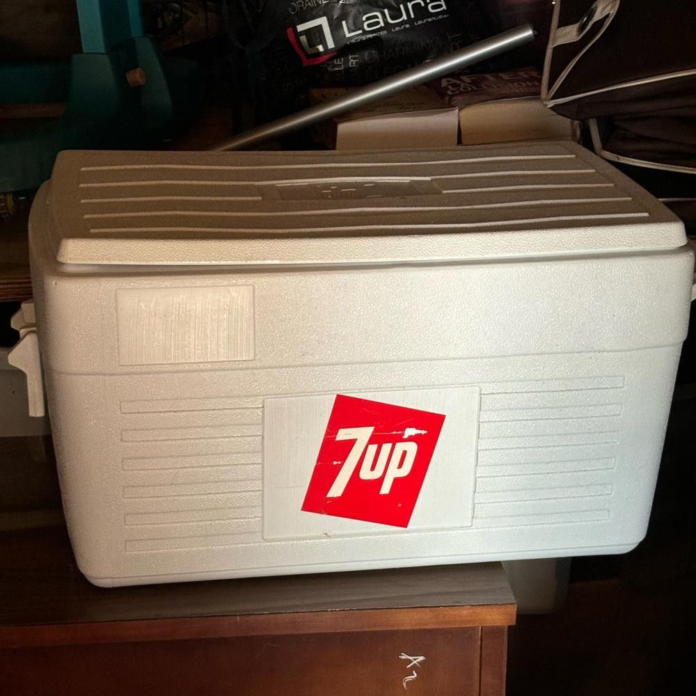 Designer Vintage 7-up cooler Size ONE SIZE - 1 Thumbnail