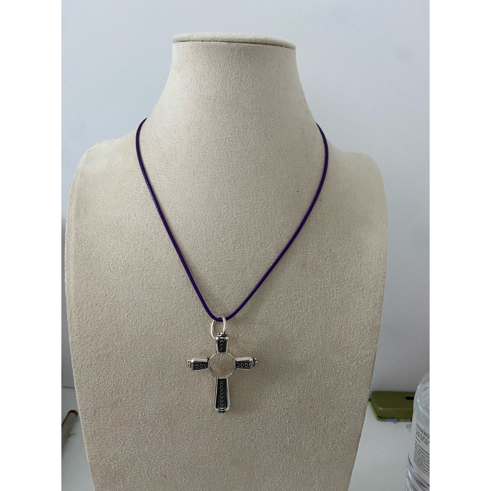 Other Silver tone cross pendant necklace Size ONE SIZE - 1 Thumbnail