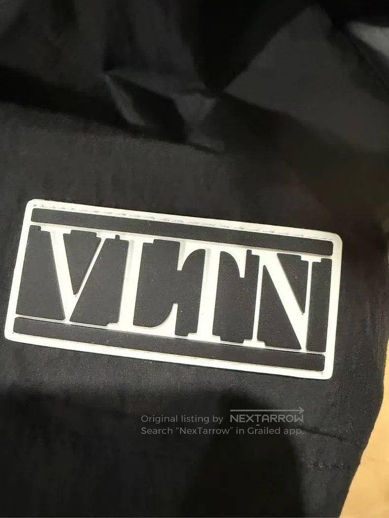 Valentino Valentino Black shirt Size US M / EU 48-50 / 2 - 4 Thumbnail