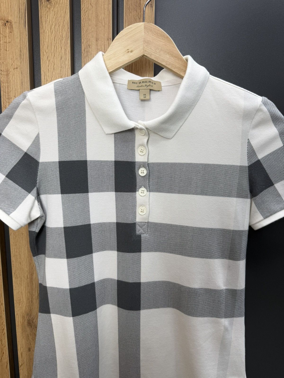 Burberry Burberry London Nova Check Polo Shirt White Grey XS Size XS / US 0-2 / IT 36-38 - 2 Thumbnail