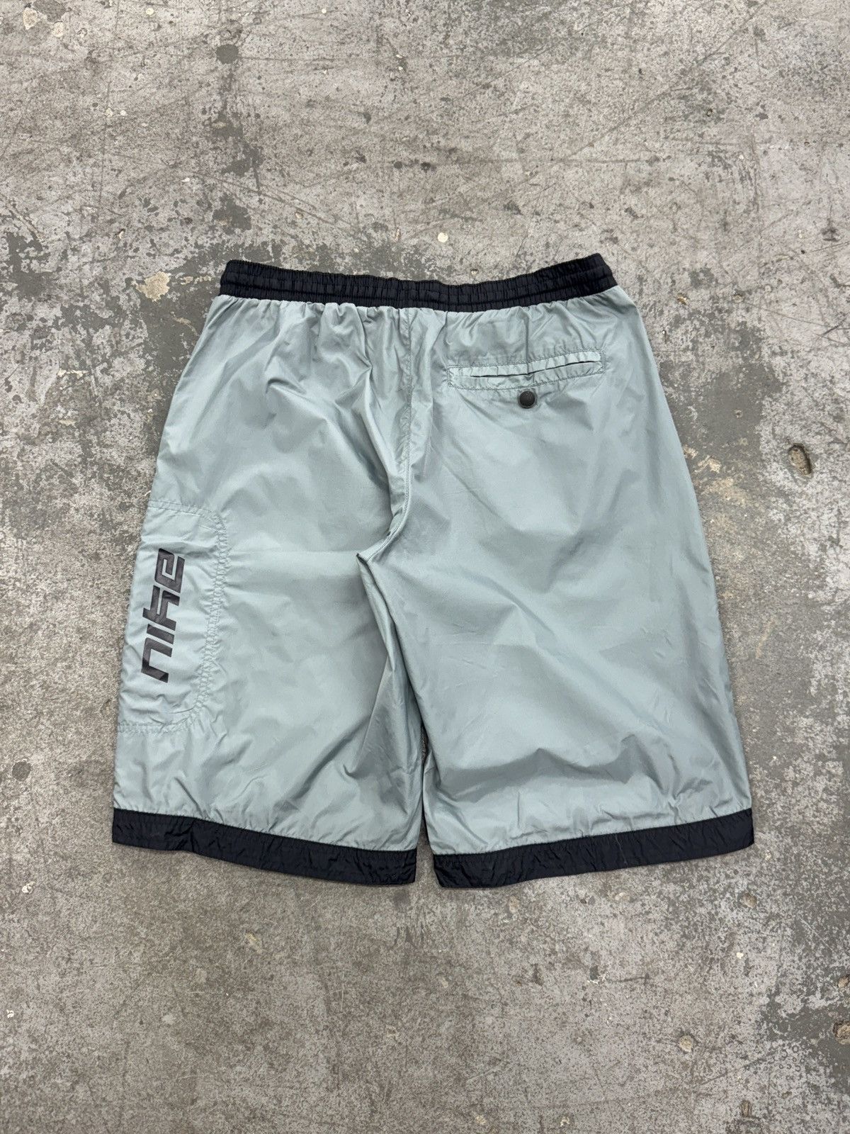 Nike Nike Vintage Zip Shorts Size US 31 - 6 Thumbnail
