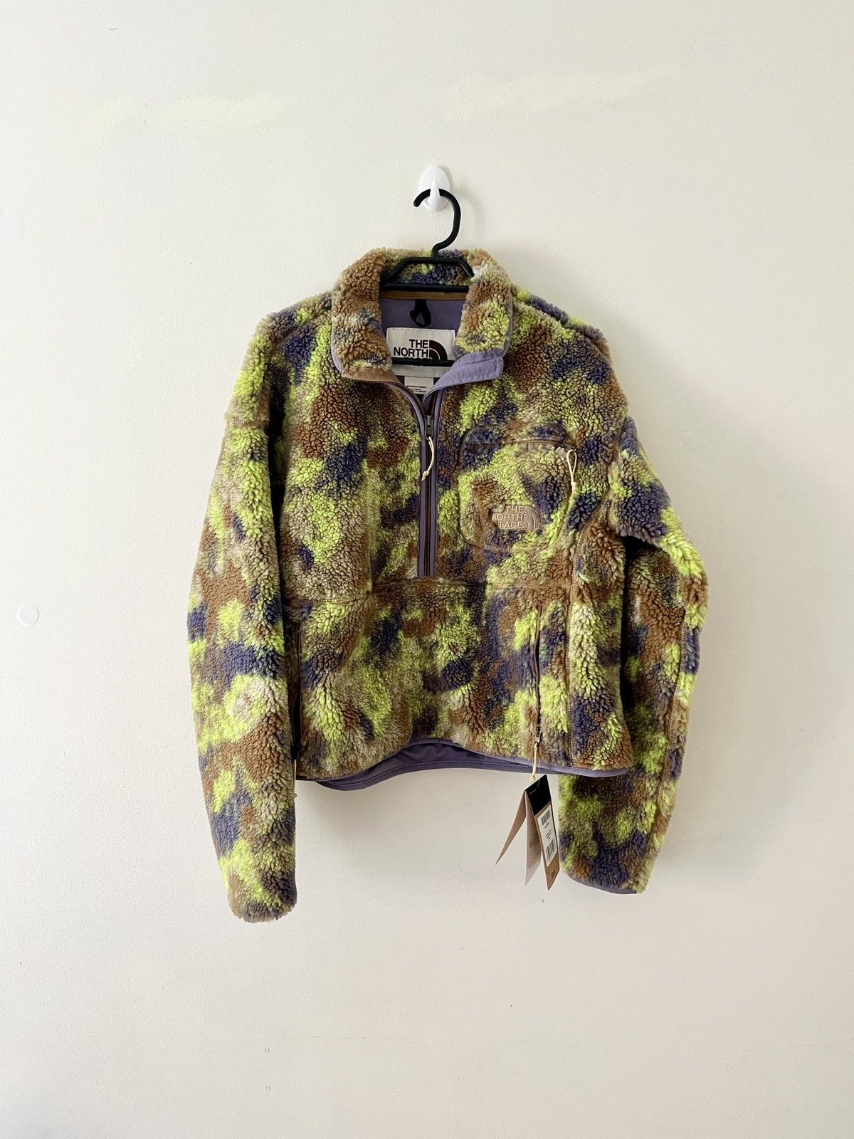 image of The North Face North Face Camouflage Fleece Pullover Size Small in Purple/Green, Women's