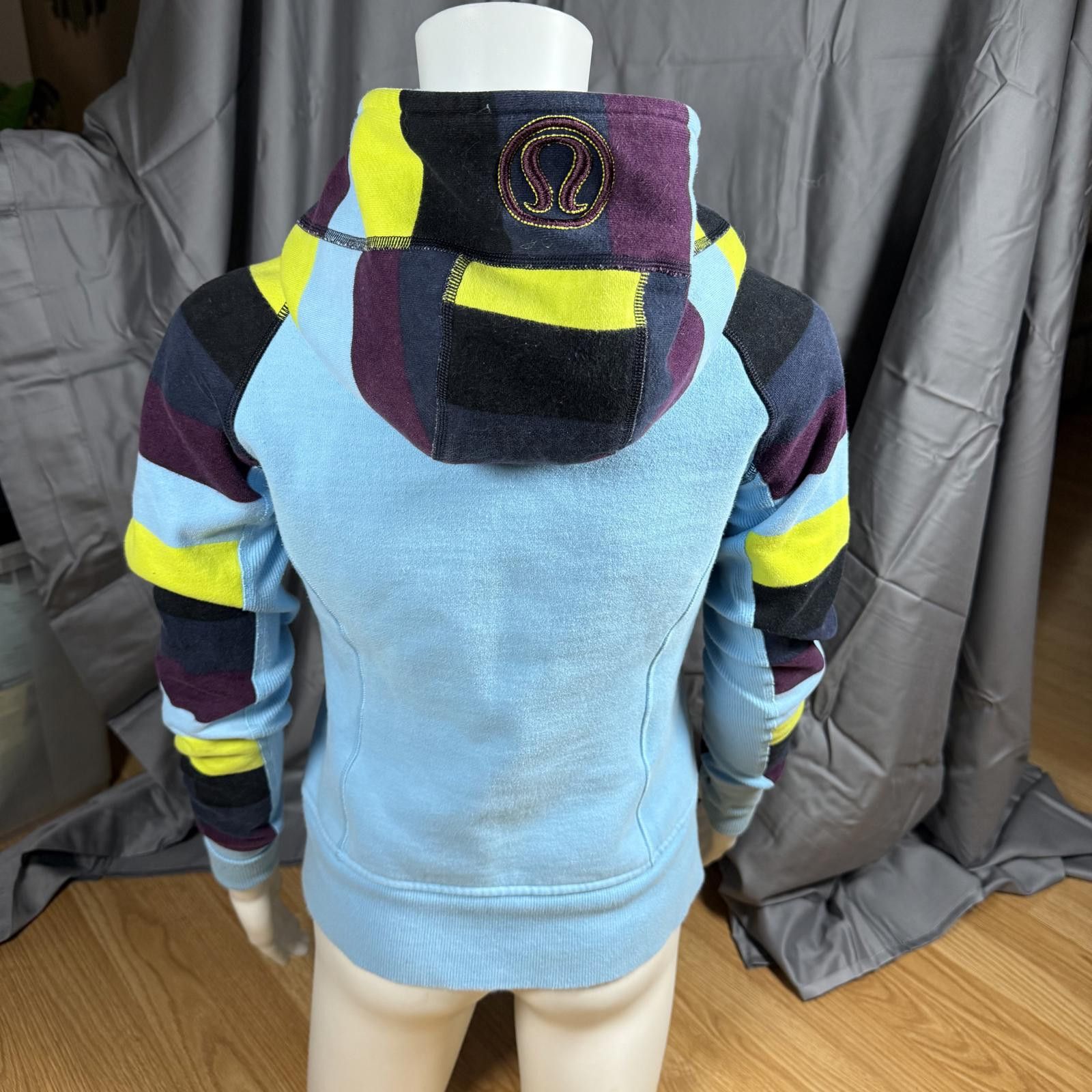 Lululemon Lululemon Scuba Hoodie Colorblock Women’s Small Size S / US 4 / IT 40 - 2 Thumbnail
