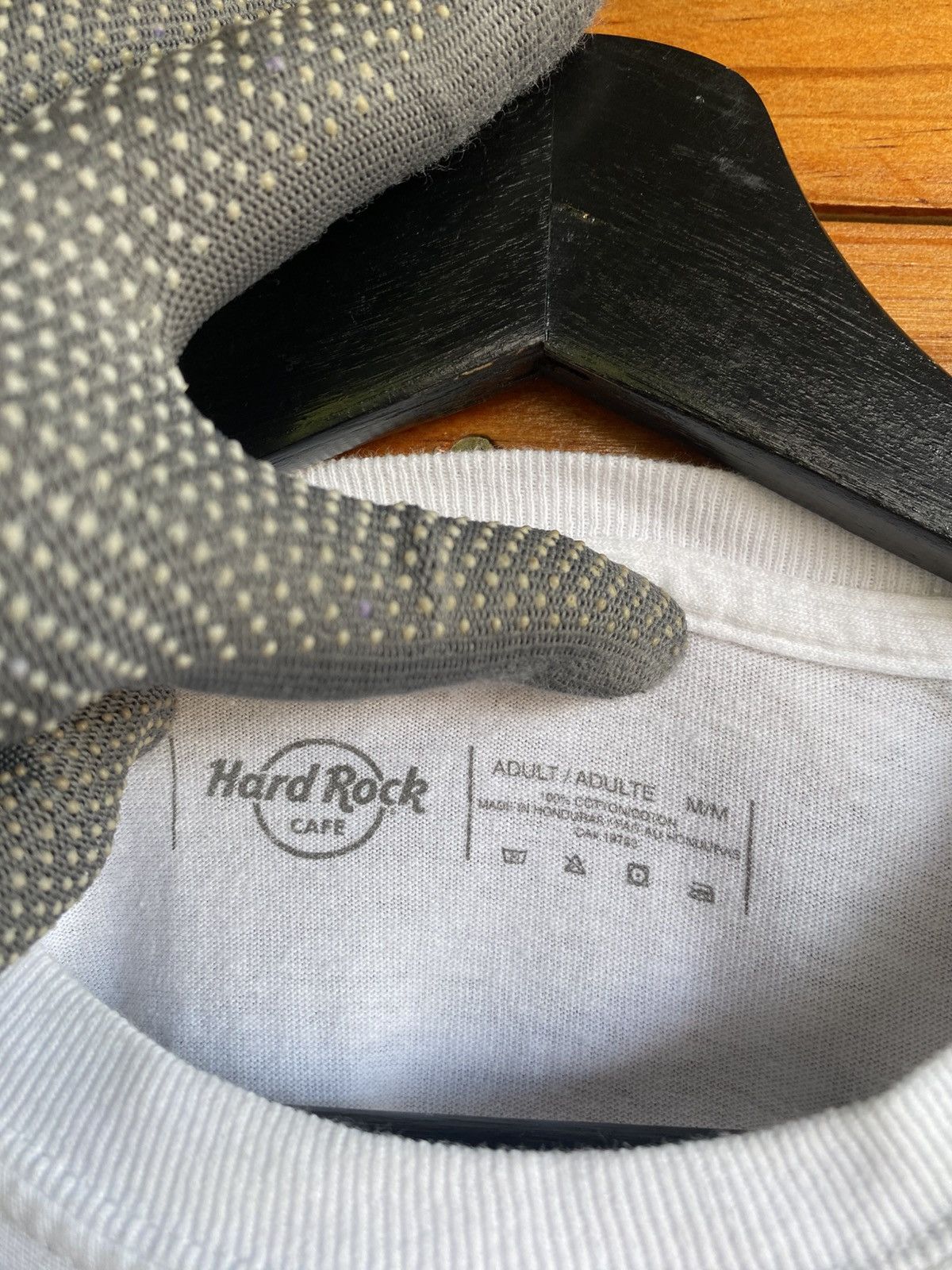 Hard Rock Cafe Vintage Hard Rock Cafe Niagara Falls Canada White T-Shirt Size US M / EU 48-50 / 2 - 7 Thumbnail