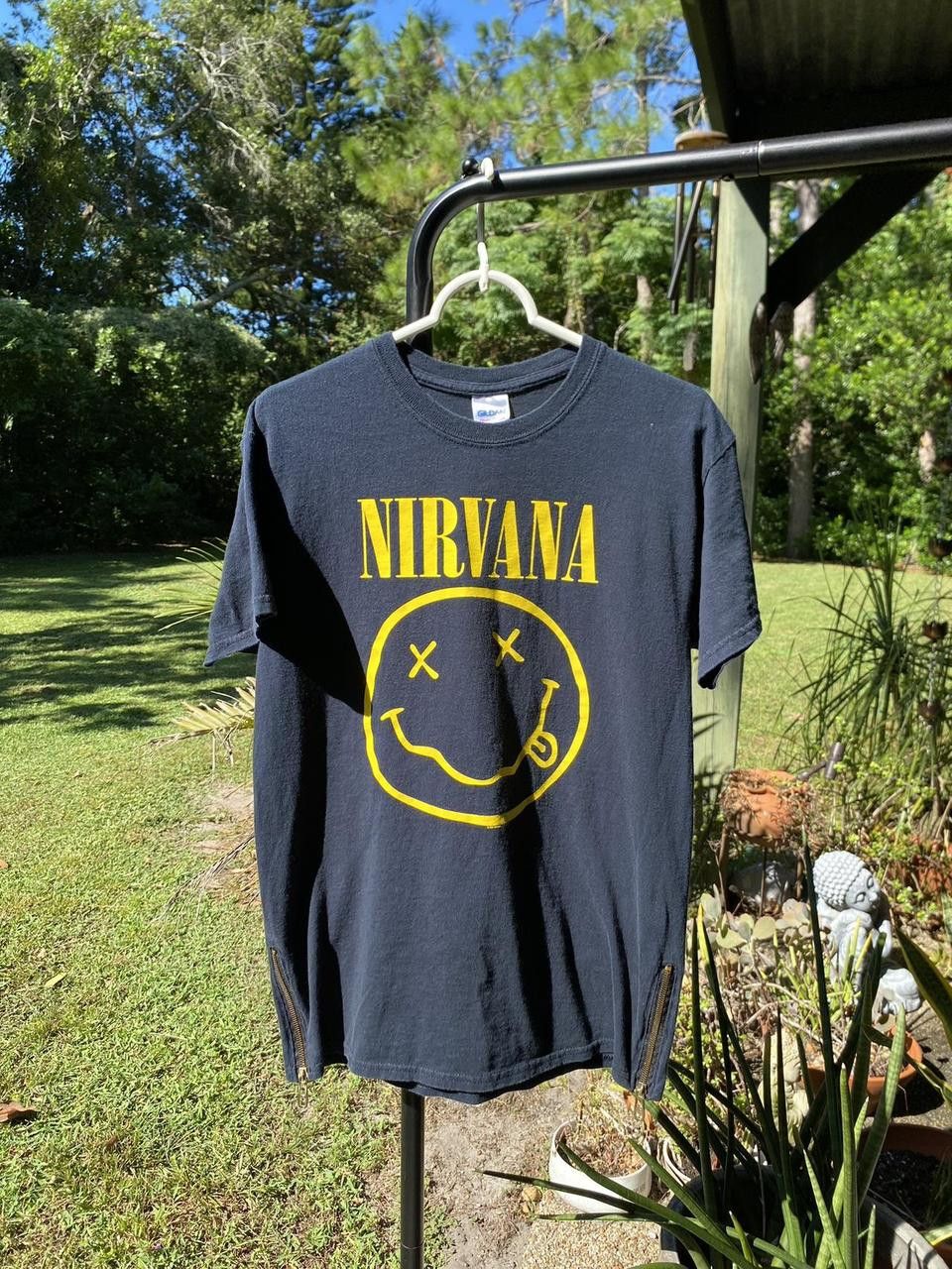 Nirvana 1992 Black and Yellow Nirvana Smiley Graphic Print Tee MED Size US M / EU 48-50 / 2 - 2 Thumbnail