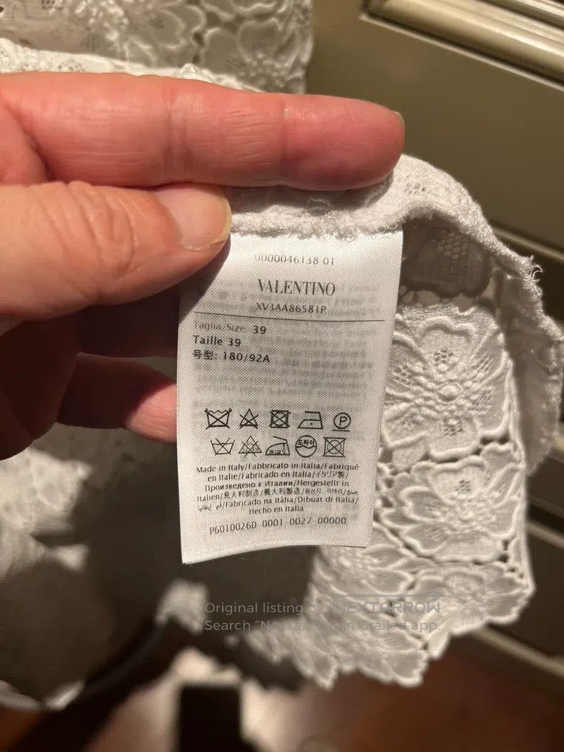 Valentino Valentino Short-sleeved heavy lace embroidered white short Size US M / EU 48-50 / 2 - 8 Thumbnail