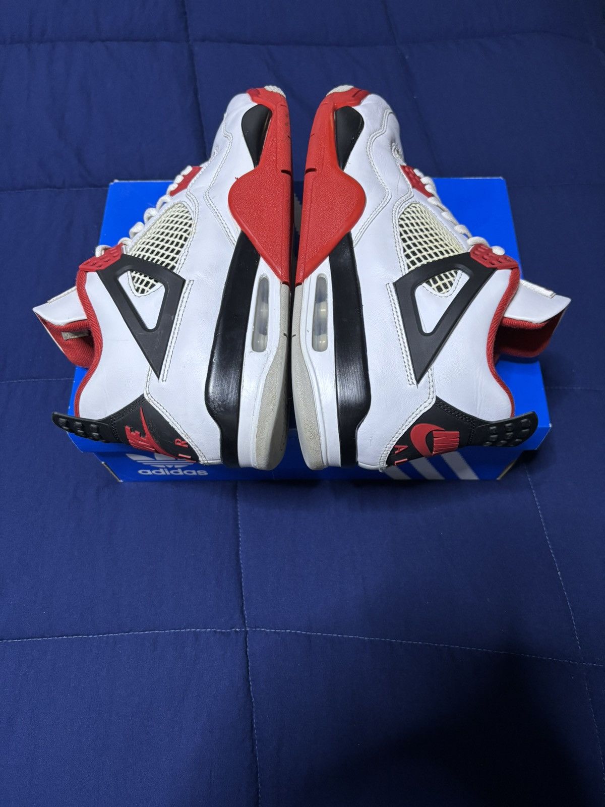 Jordan Brand Jordan 4 Retro OG Fire Red 2020 Size 10 Size US 10 / EU 43 - 3 Thumbnail