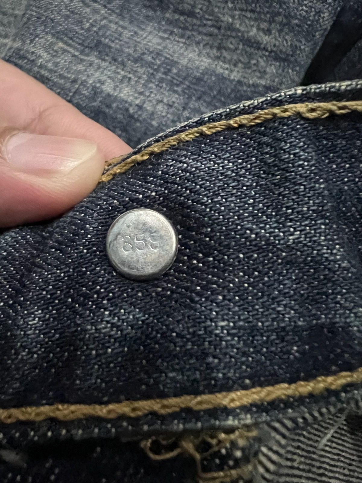 Levi's × Levi's Vintage Clothing VINTAGE 90’s STYLE LEVIS 501 BUTTON FLY DISTRESS JEANS Size US 31 - 12 Thumbnail