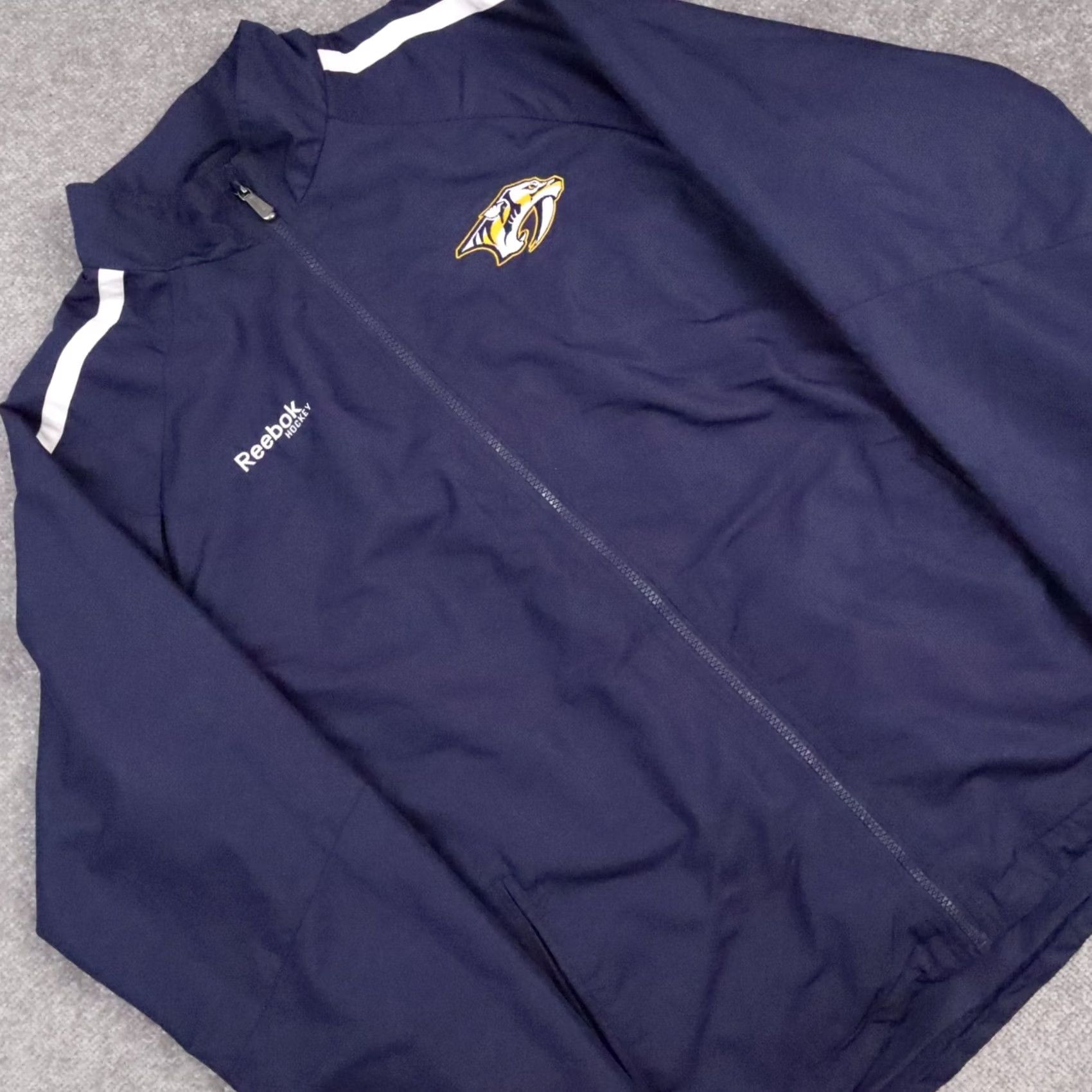 Reebok NHL Reebok Nashville Predators Large Blue Long Sleeve Zip Jacket Size US L / EU 52-54 / 3 - 7 Thumbnail