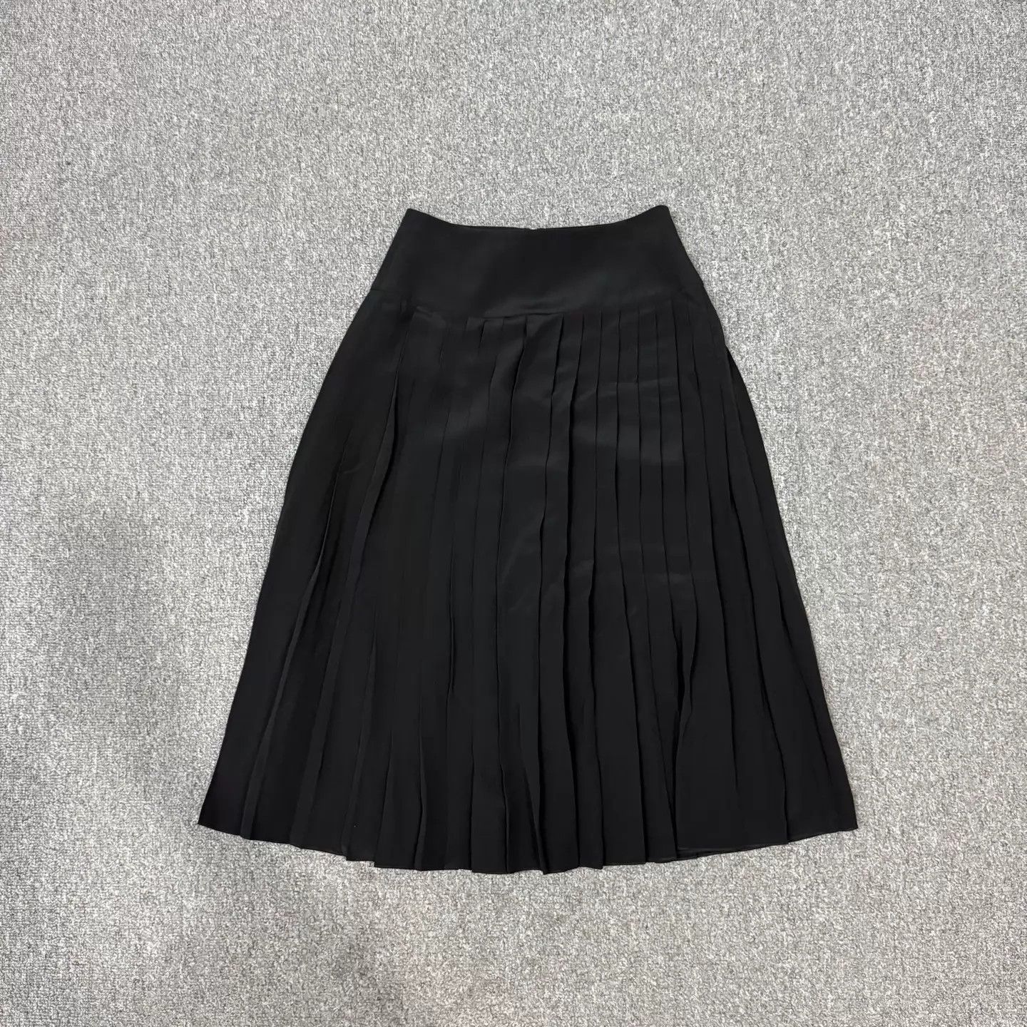 Dior Dior women's black pleated skirt 34 99 new Size 25" / US 0 / IT 36 - 2 Thumbnail