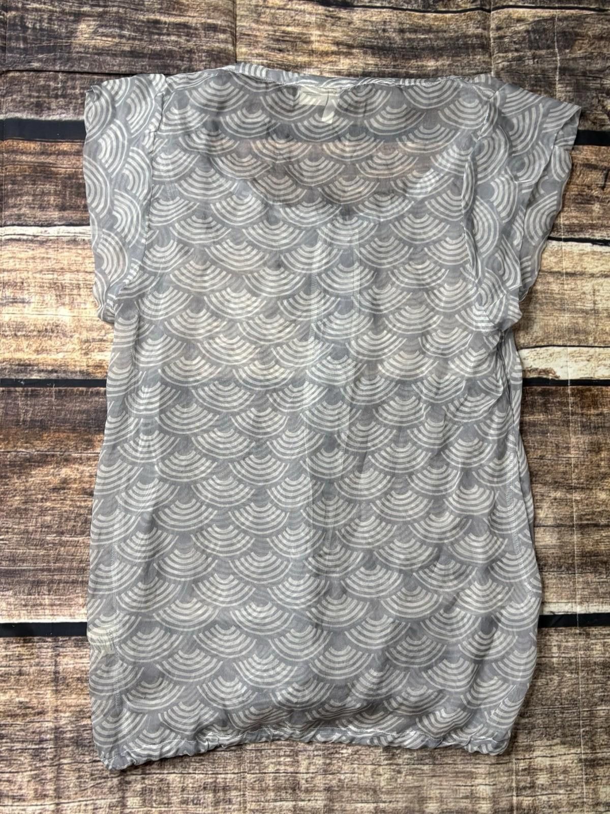 Enrico Coveri Covet Top Women's XS/TP 100% Silk Geometric Sheer Tie Hem Size XS / US 0-2 / IT 36-38 - 3 Thumbnail