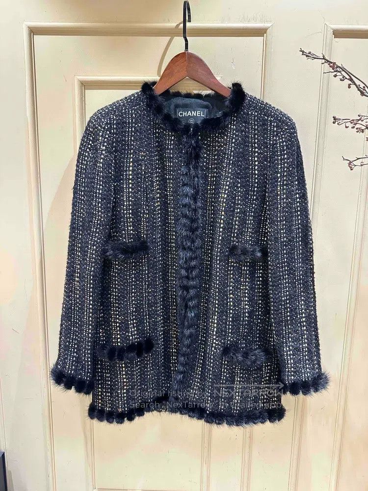 Chanel Chanel Black and brown furry coat Size XS / US 0-2 / IT 36-38 - 1 Thumbnail