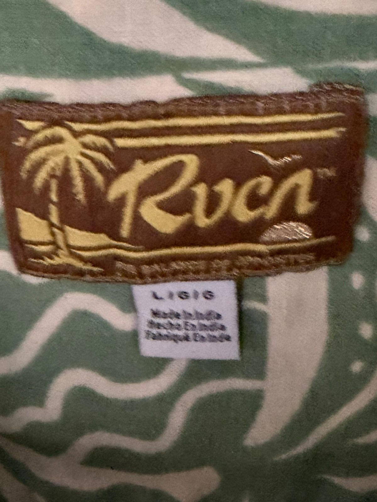 RVCA RVCA mens Large Aloha shirt Size US L / EU 52-54 / 3 - 4 Thumbnail