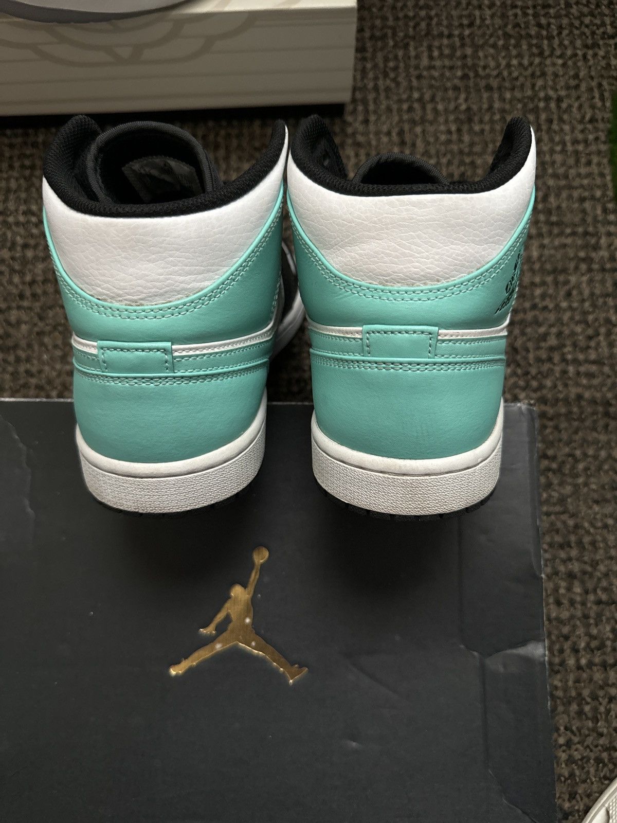 Nike Tropical Twist Jordan 1 Mid Size US 8.5 / EU 41-42 - 4 Thumbnail