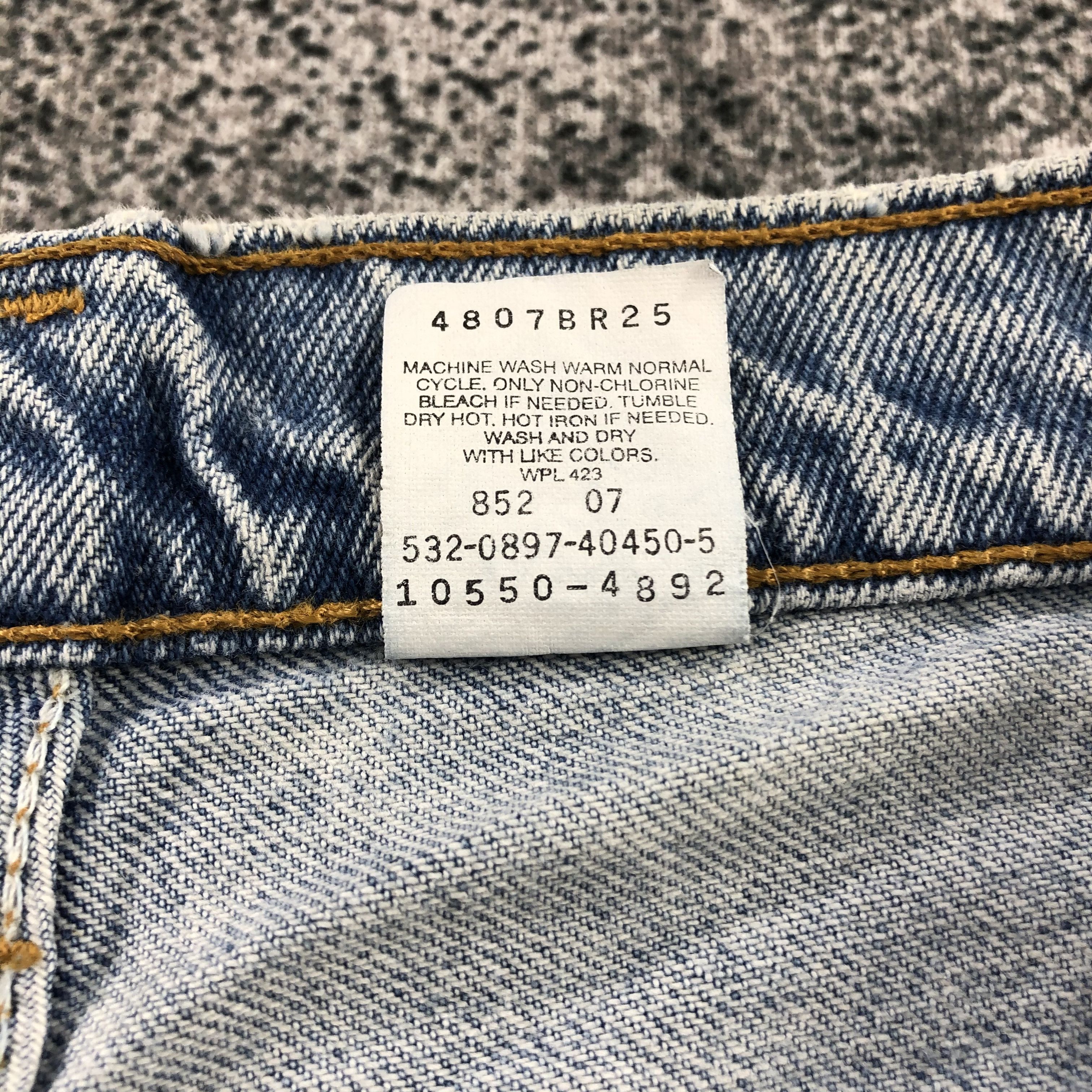 Levi's Vintage 90s Levis 550 Jeans Medium Wash Denim KJ846 Size US 29 - 12 Thumbnail