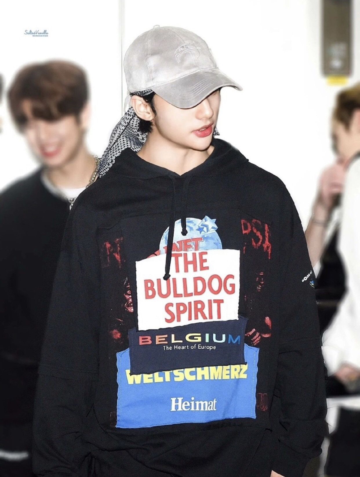 Vetements Vetements Patch Hoodie 2412-Nextarrow Size US M / EU 48-50 / 2 - 3 Thumbnail