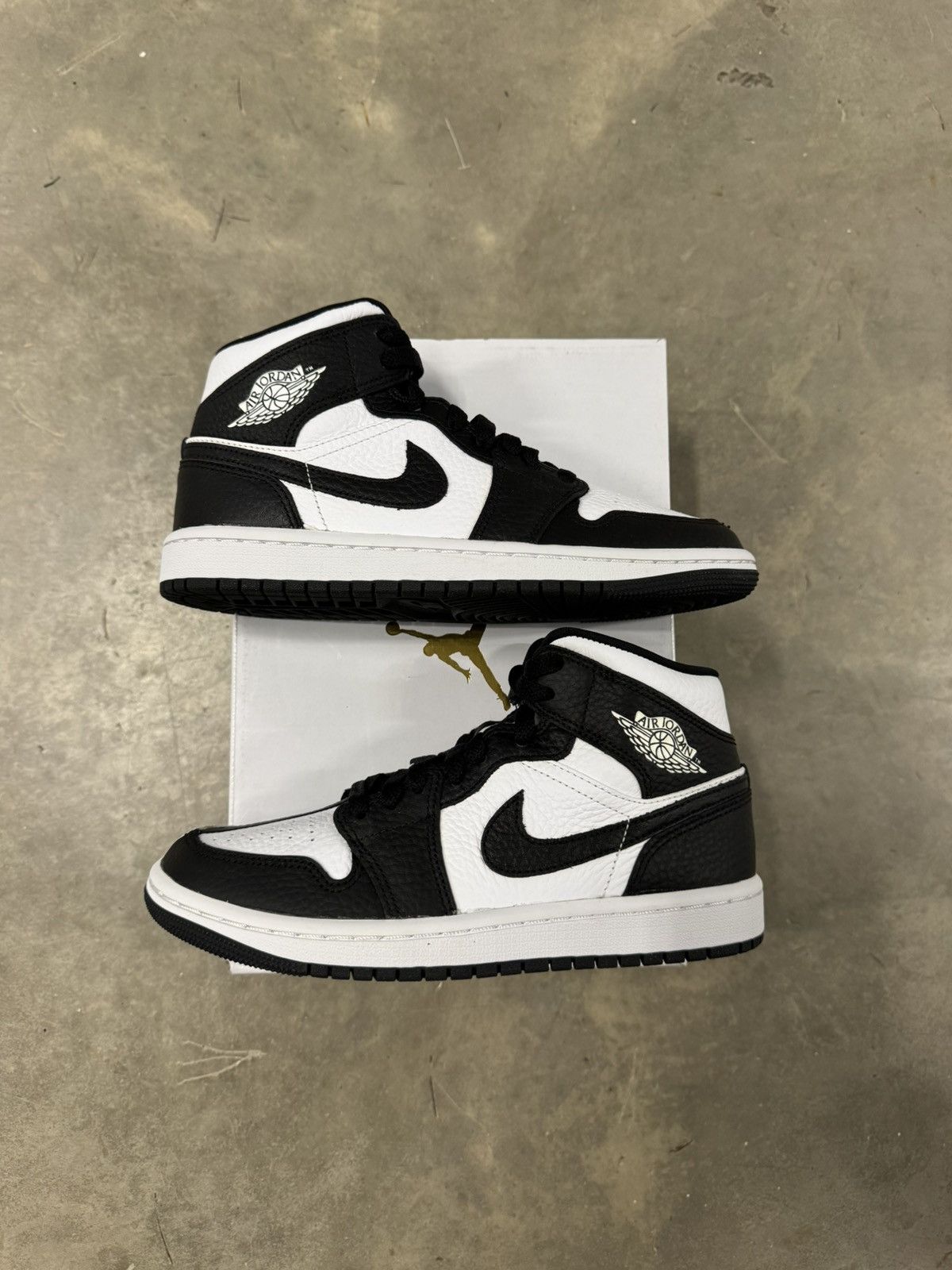 Jordan Brand Jordan 1 Mid SE WMNS Split Homage Size 6.5W Size US 6.5 / IT 36.5 - 2 Thumbnail