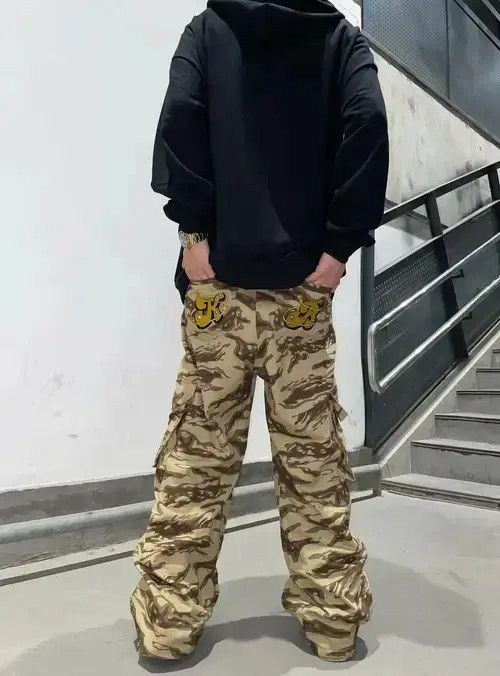 pattern cargo pants